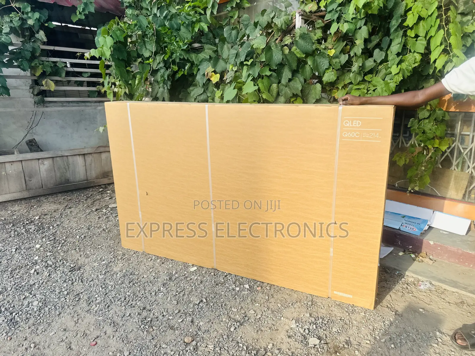 Samsung Qled ——85”Q70c