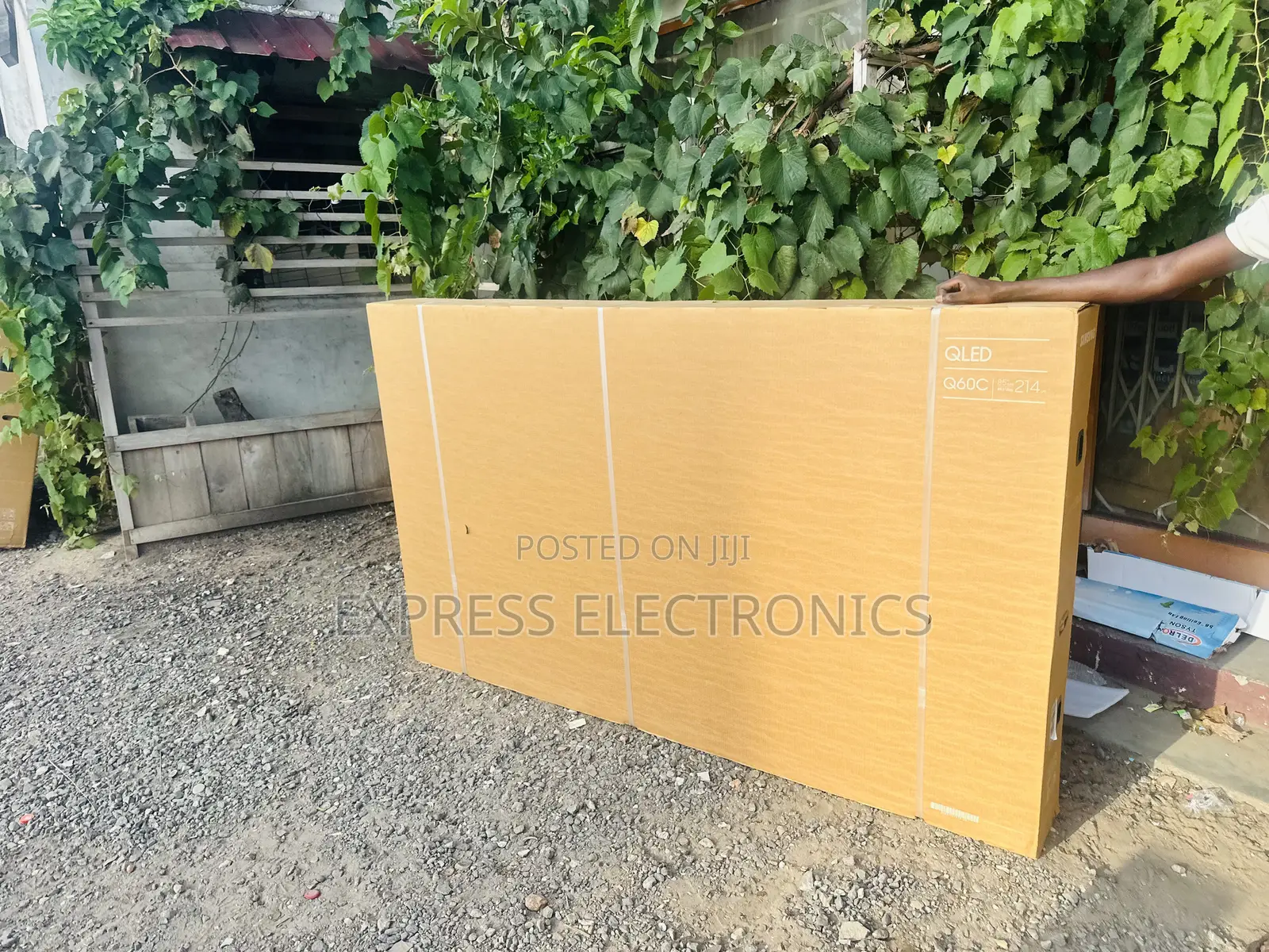 Ultra Modern Slim Uhd Qled Smart Samsung 85”Q70c