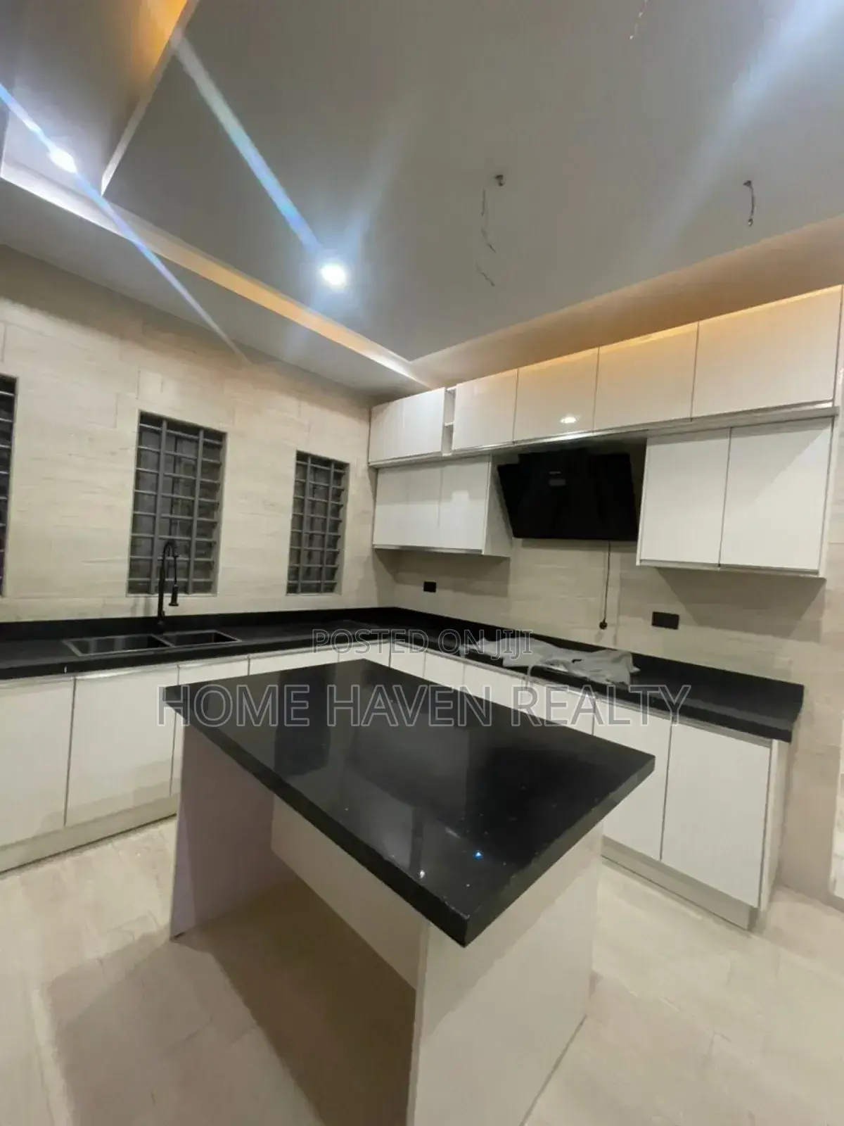 4bdrm House in Acp, Pokuase for sale
