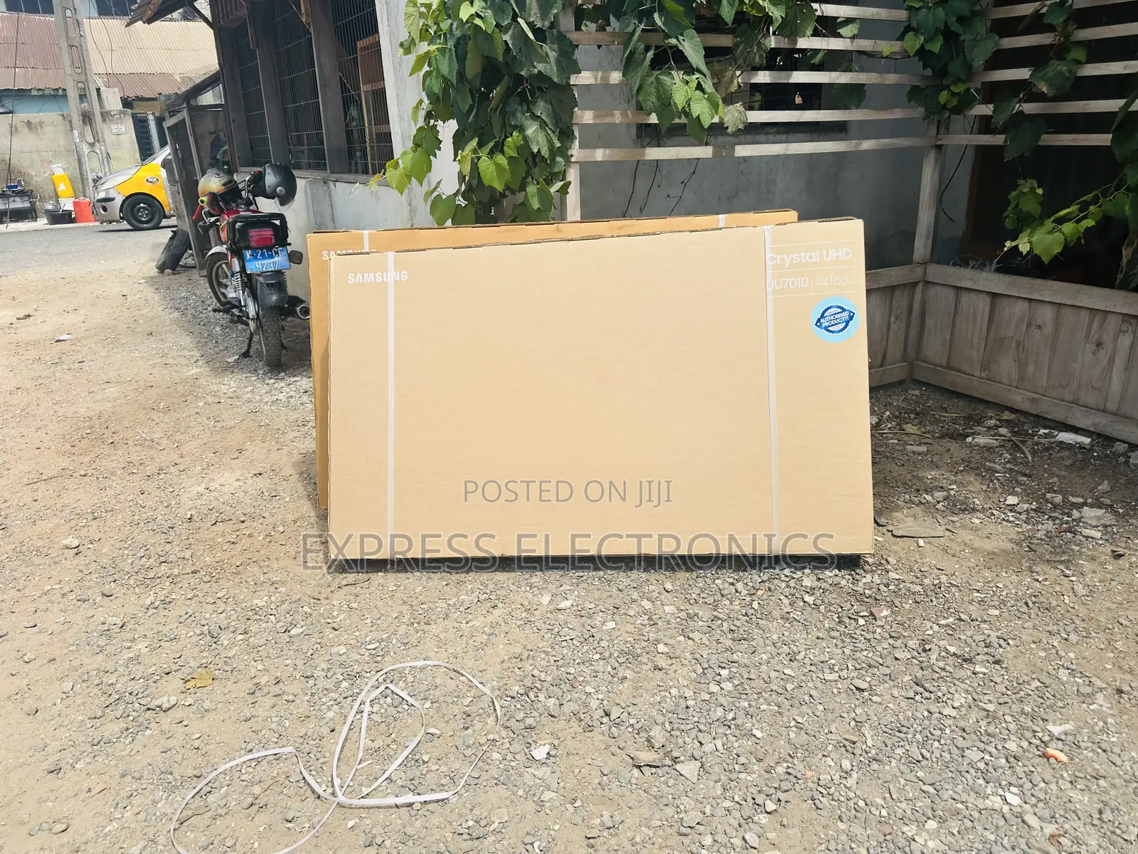 Ultra Modern Slim UHD Smart Samsung 65”DU7000