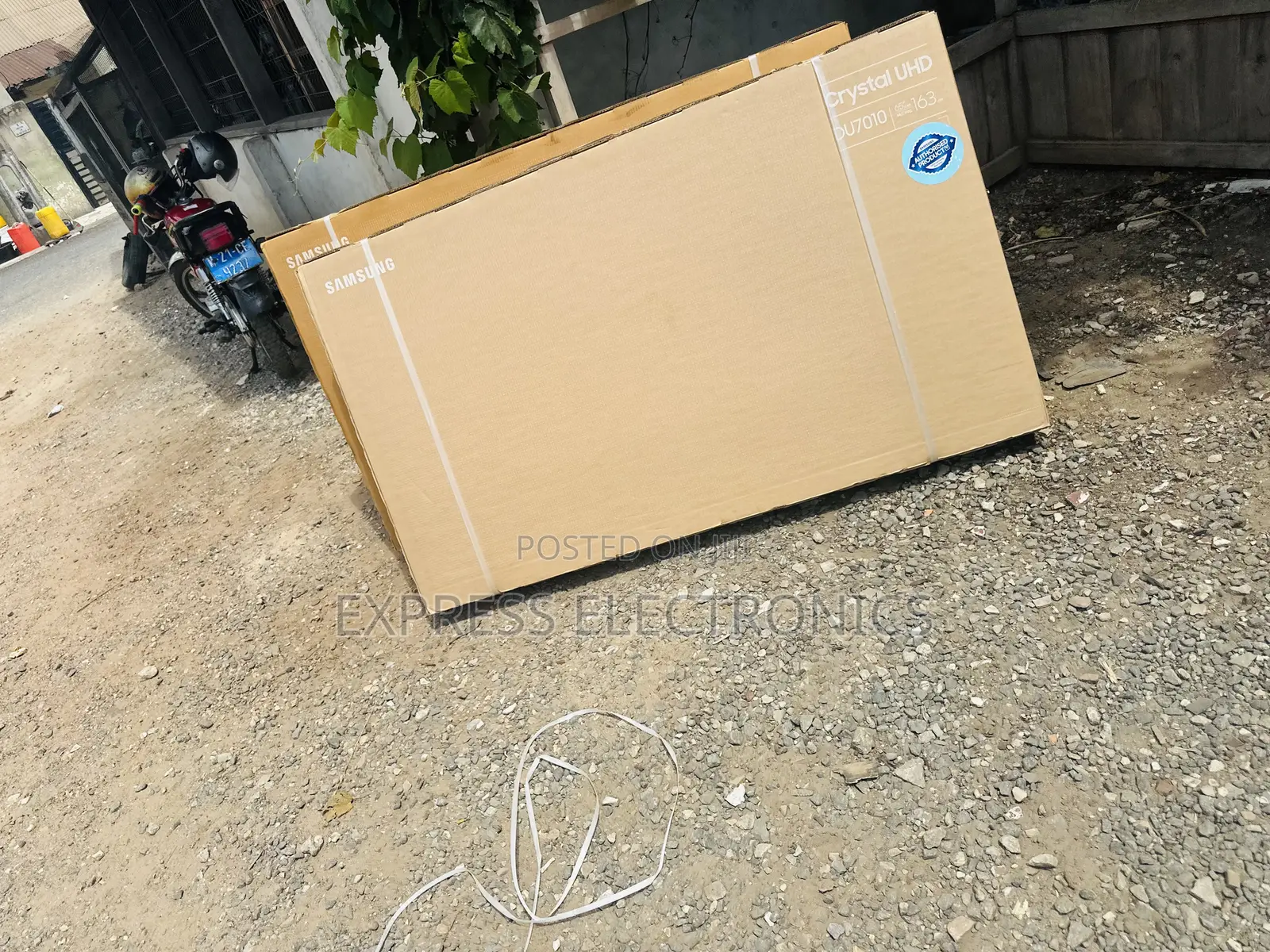 Ultra Modern Slim UHD Smart Samsung 65”DU7000