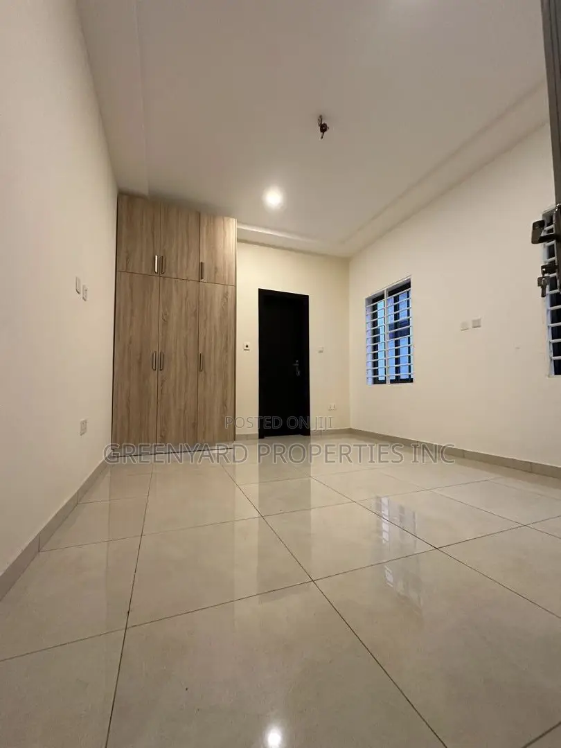 5bdrm House in East Legon Hills for sale