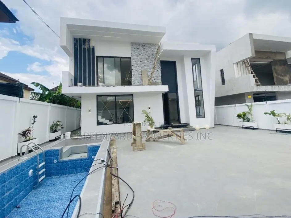 5bdrm House in Little Roses, Ashaley Botwe for sale