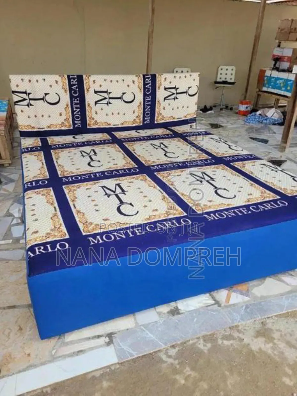 Inbuilt Queen Size Bed