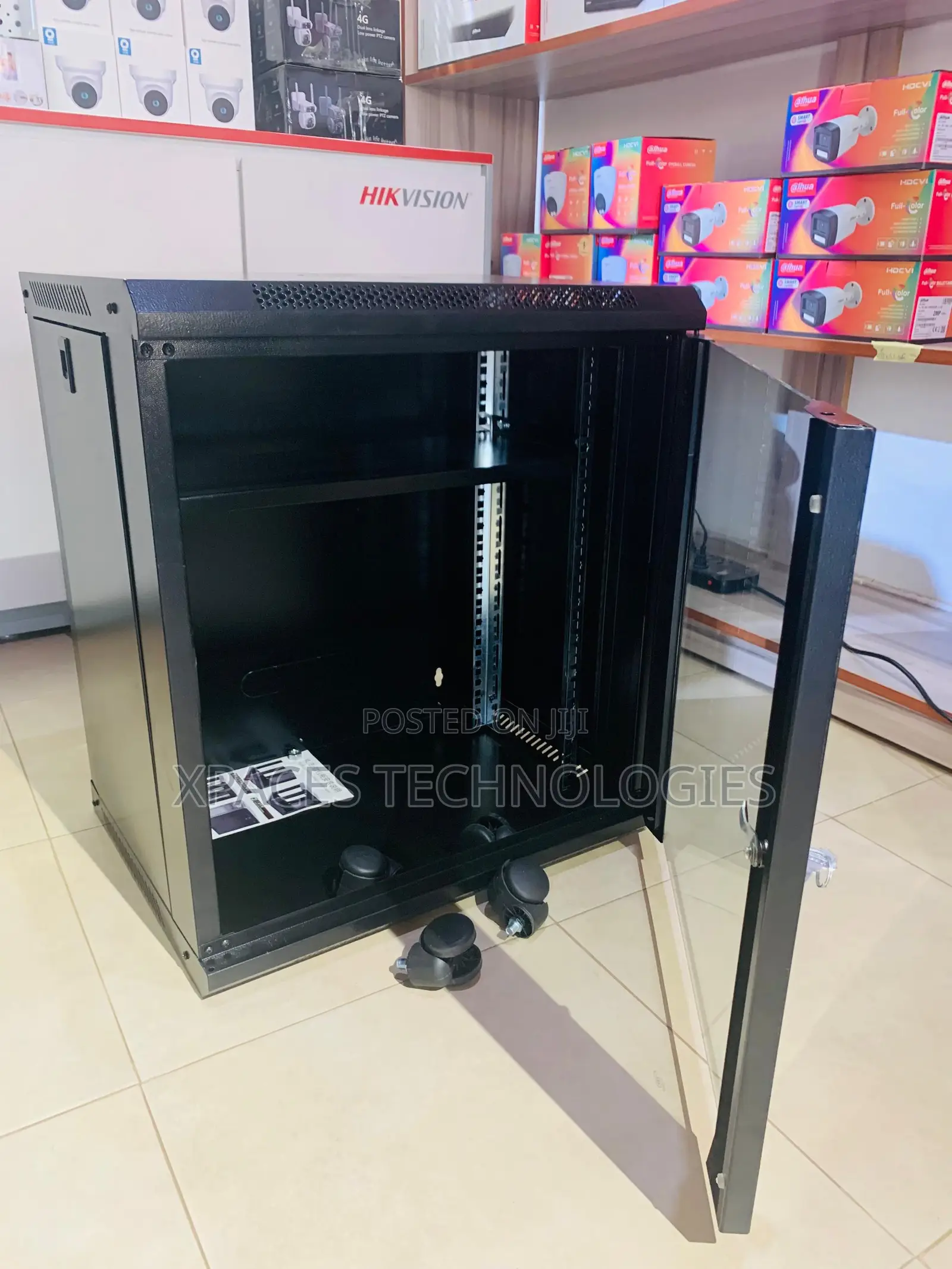 12u Rack Wall Mounted With 1 Fan