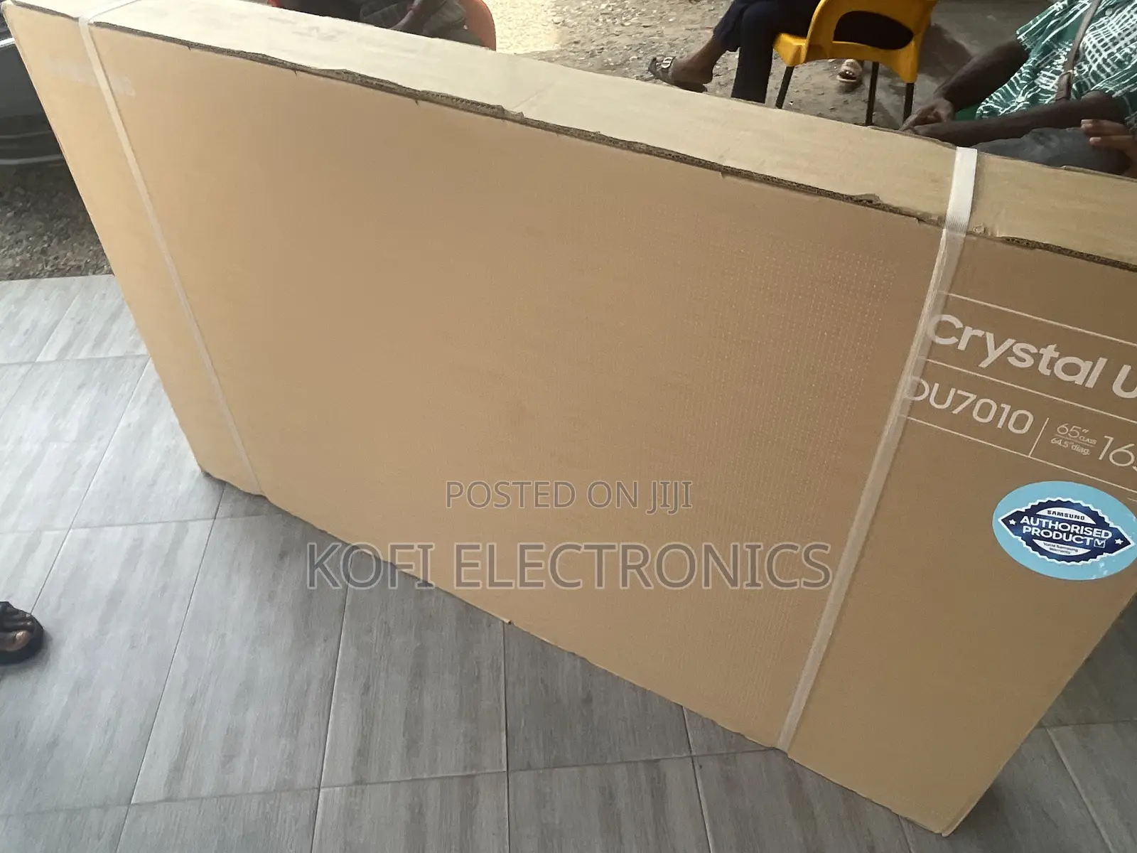 Slim Look Design Samsung 65′′ DU7010 UHD Smart TV (2024)