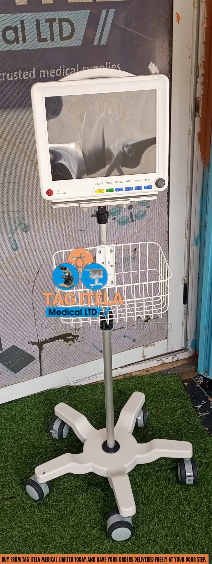 Patient Monitor With Stand (Standard)