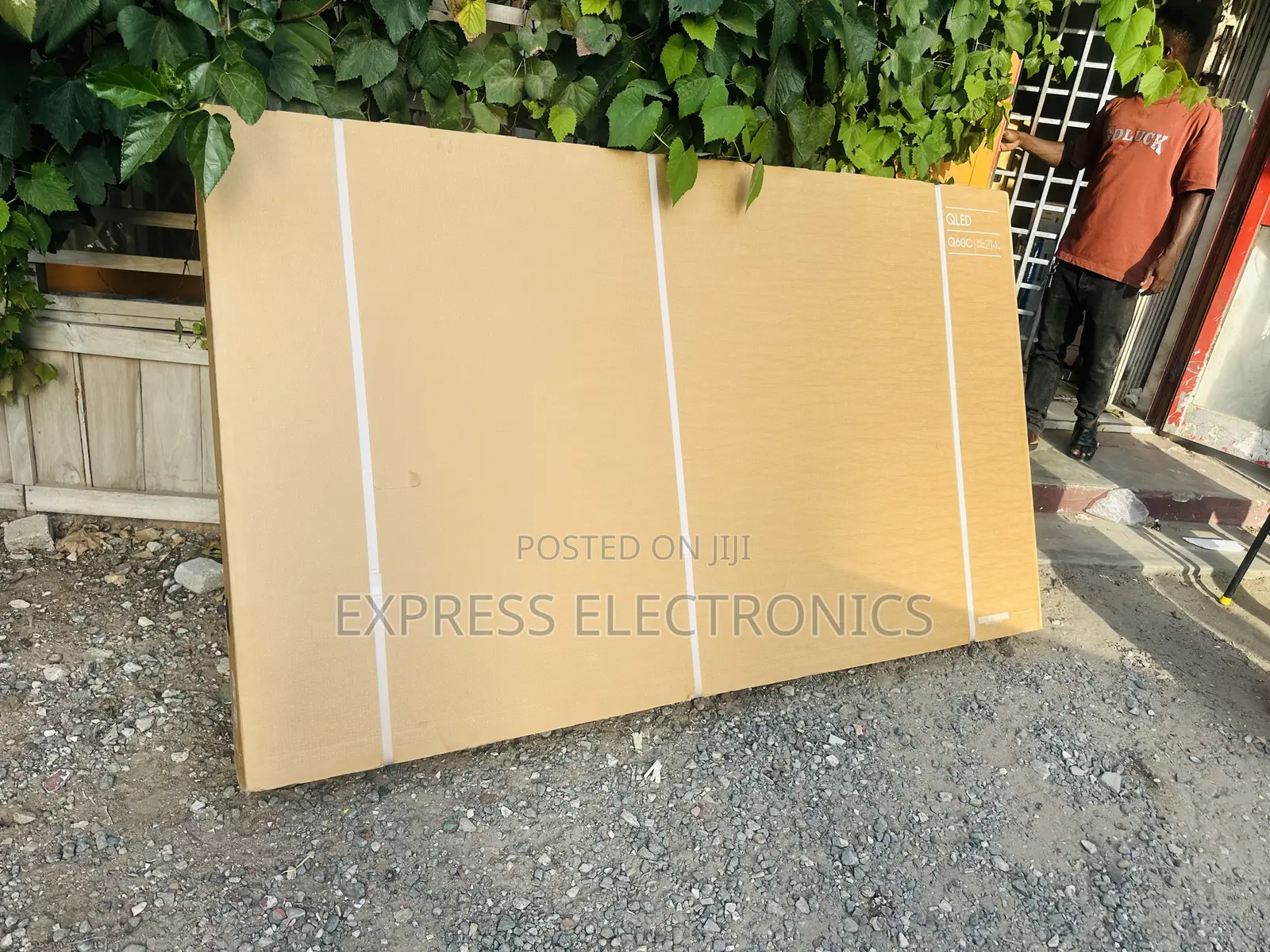 Cinematic Experience Qled Smart Samsung 85”Q60c