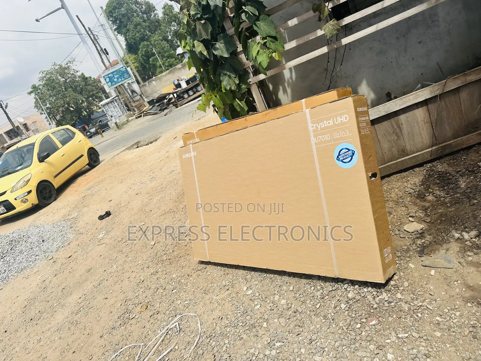 Ultra Slim UHD Smart 65”DU7000 Television Samsung.