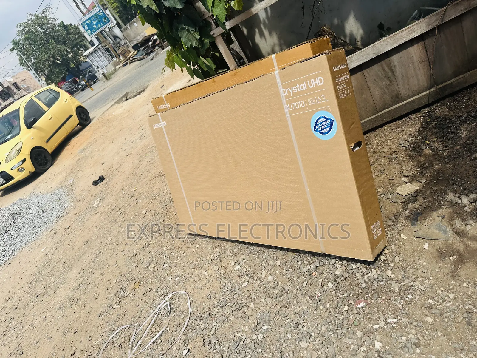 Ultra Slim UHD Smart 65”DU7000 Television Samsung.