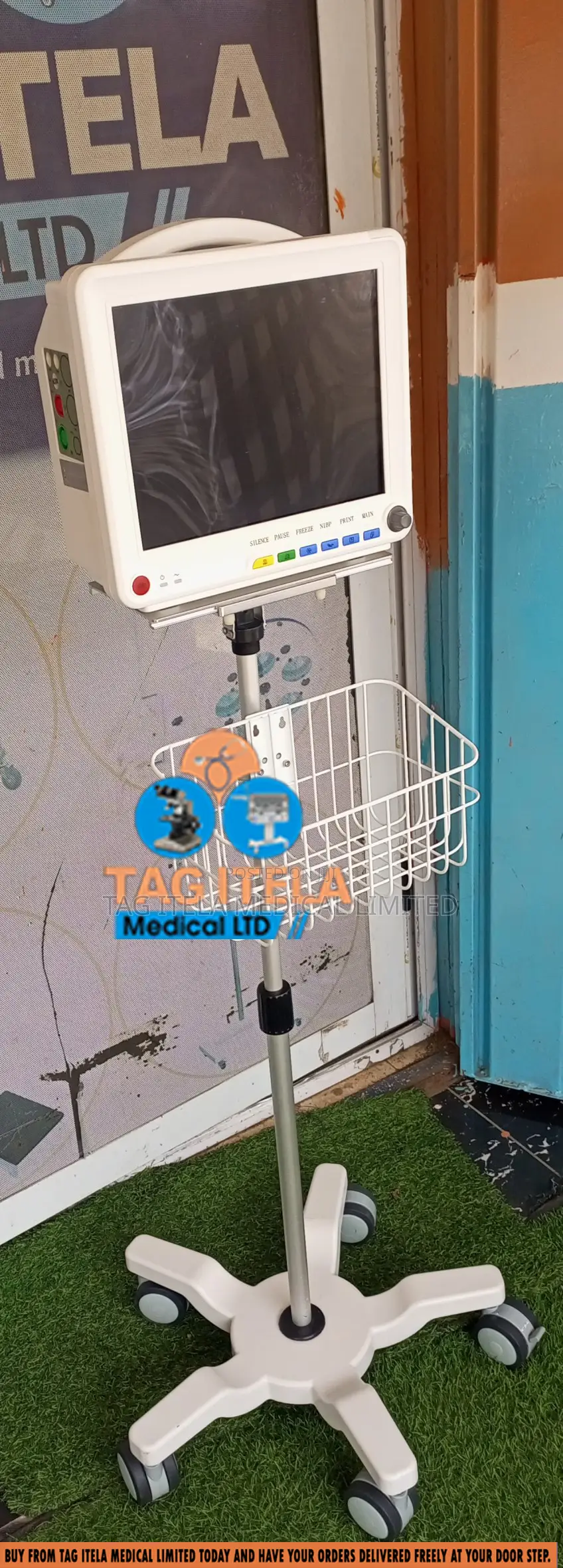 Patient Monitor With Stand (Standard)