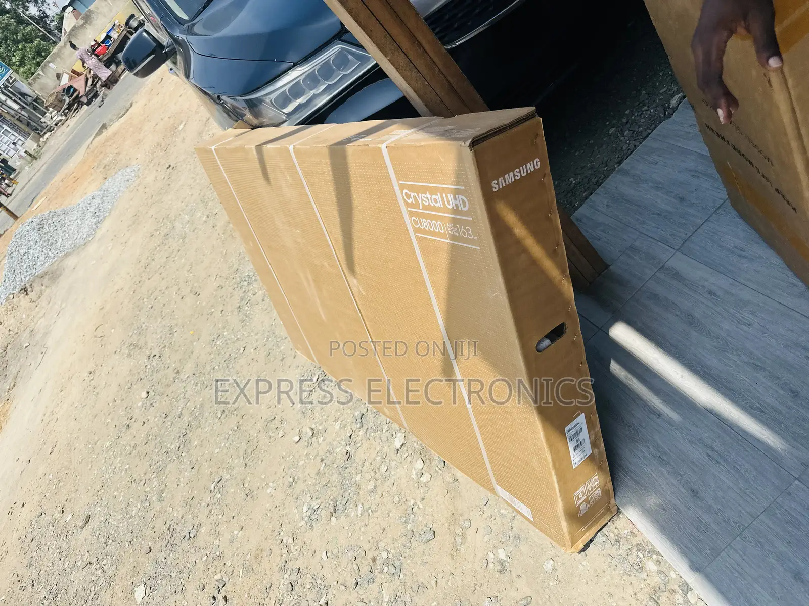 Samsung 65”DU8000 UHD Smart Glossy Tv Slim Screen