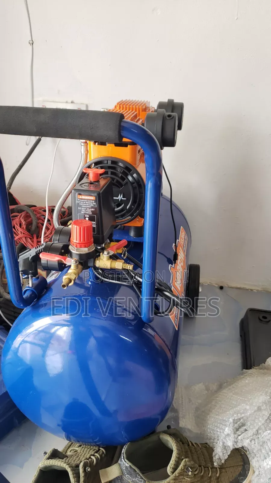 WADFOW 50 LITRES AIR COMPRESSOR (Silent and Oil Free)