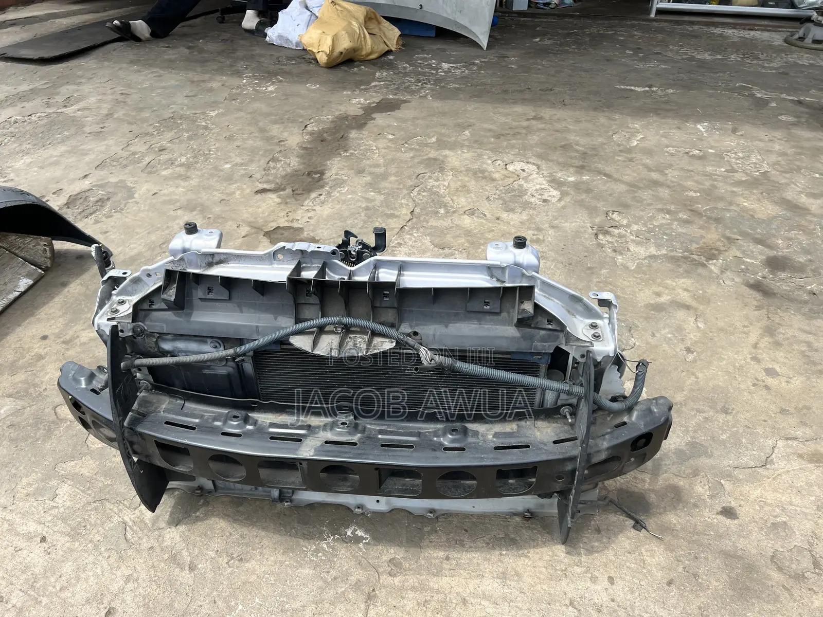 Toyota Yaris Radiator 2008 Front Cut Support.5l