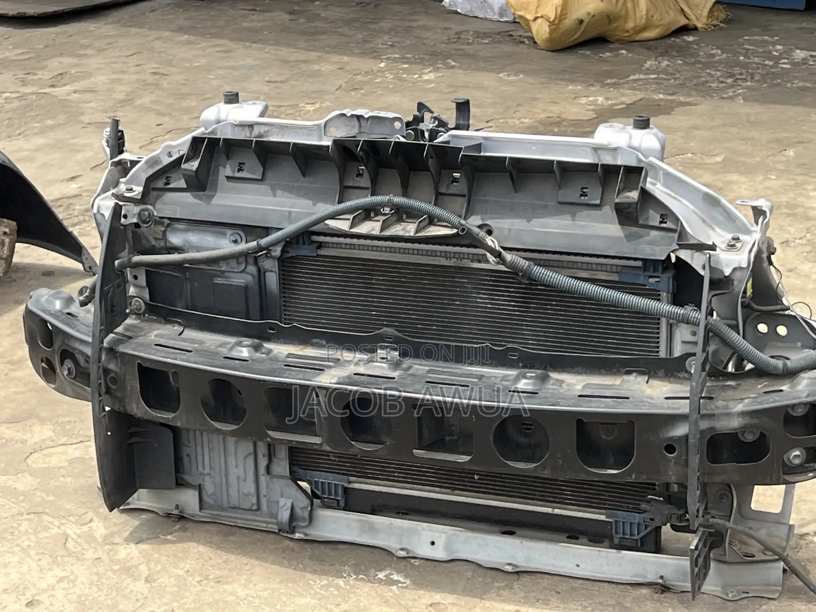Toyota Yaris Radiator 2008 Front Cut Support.5l