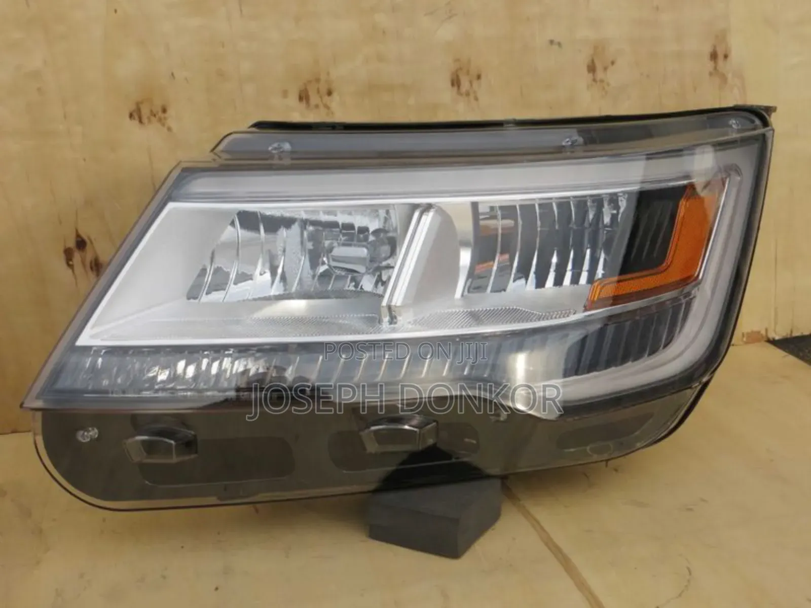 Explorer Headlight 2016,2017,2018,2019