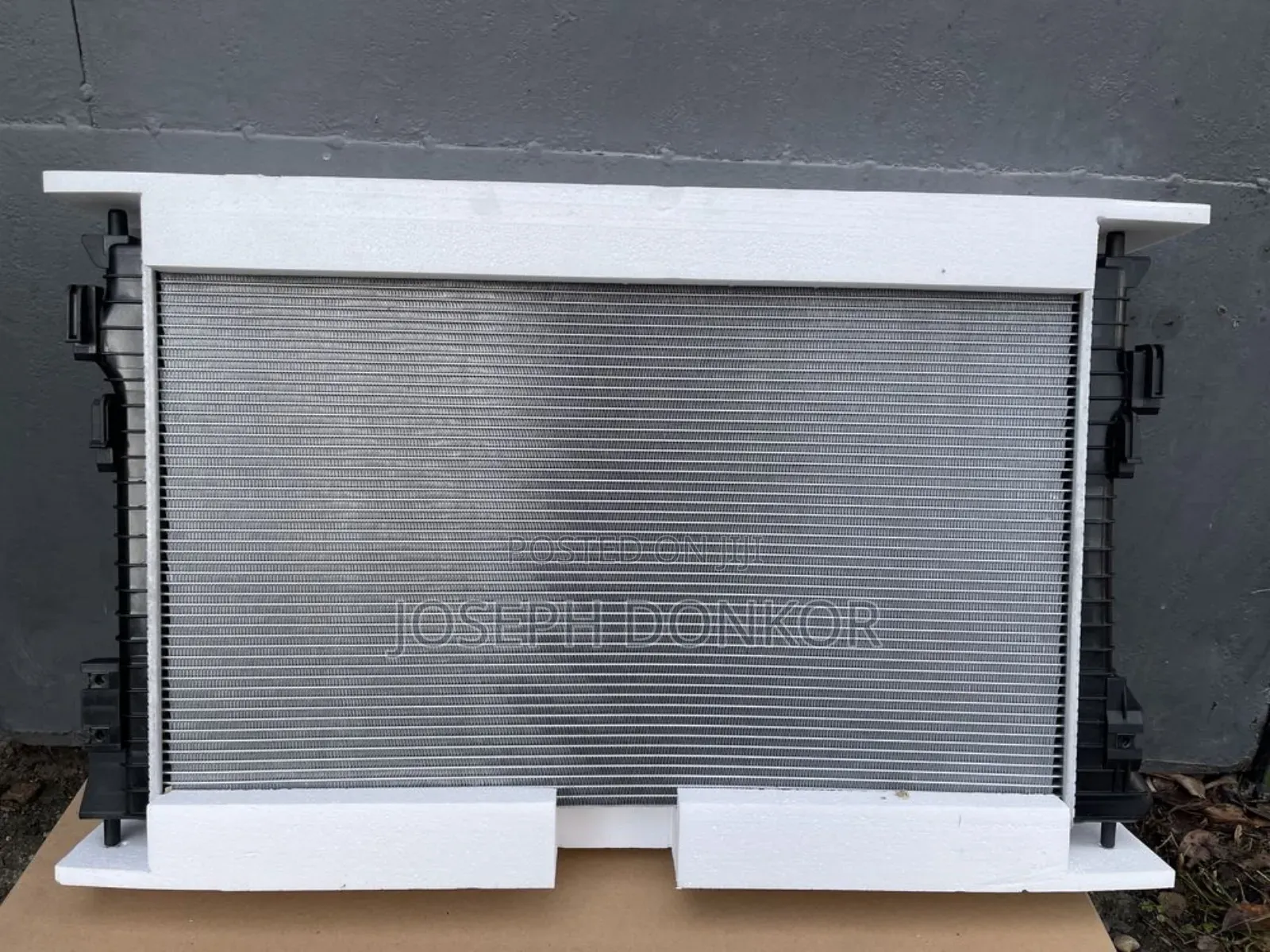 Ford Explorer Radiator Tank 3.5V6 2016,2017,2018,2019