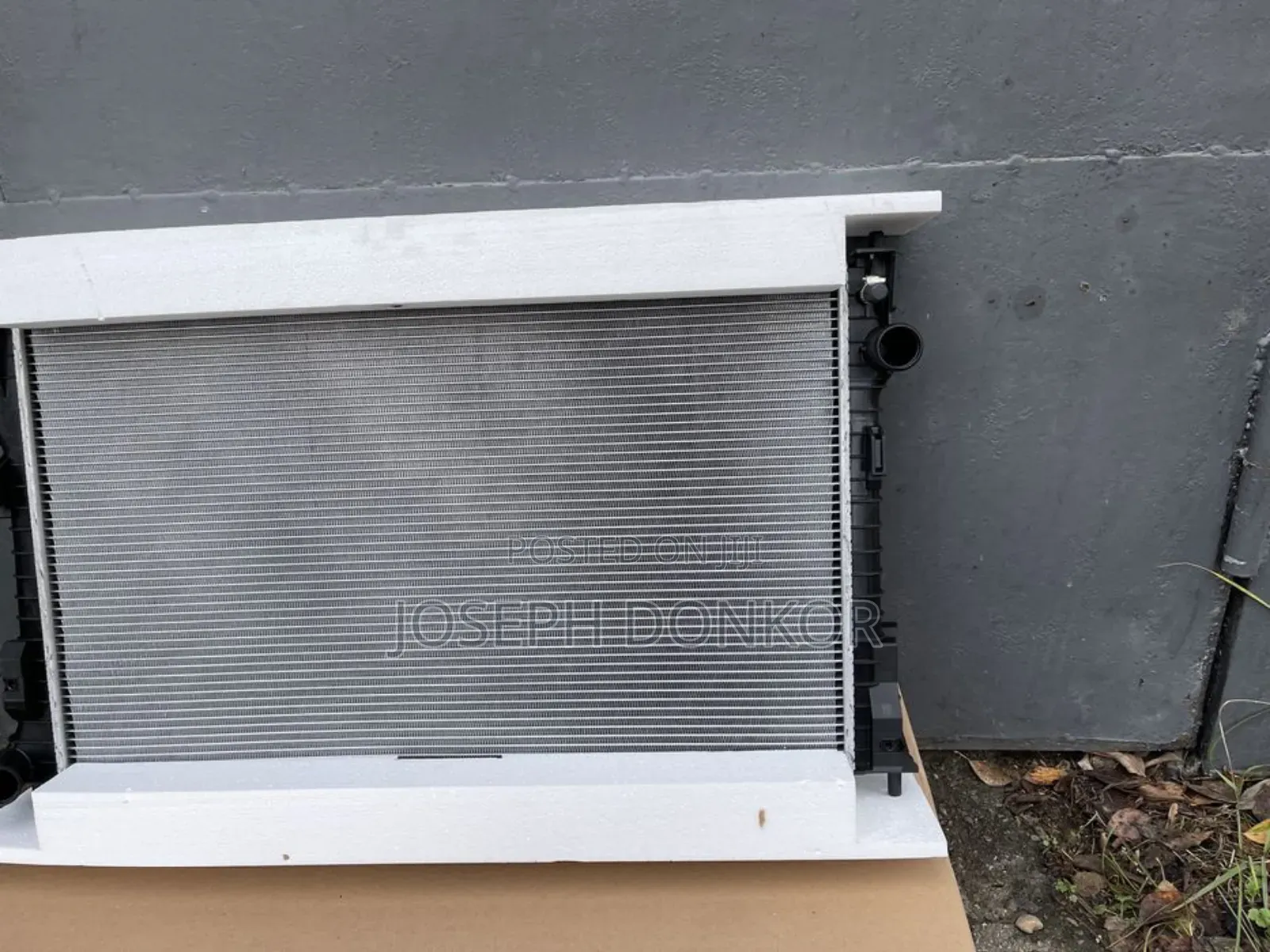 Ford Explorer Radiator Tank 3.5V6 2016,2017,2018,2019