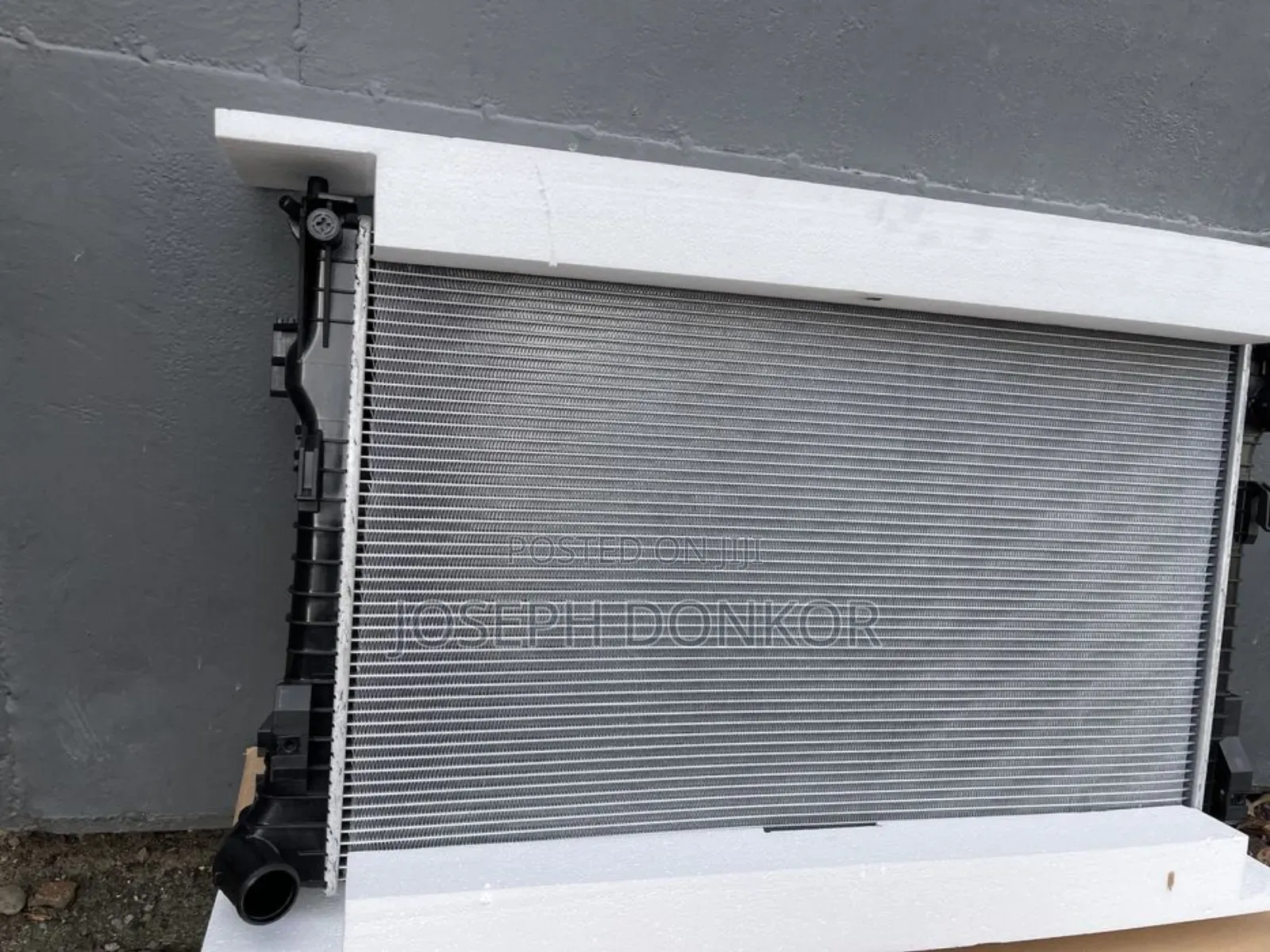Ford Explorer Radiator Tank 3.5V6 2016,2017,2018,2019