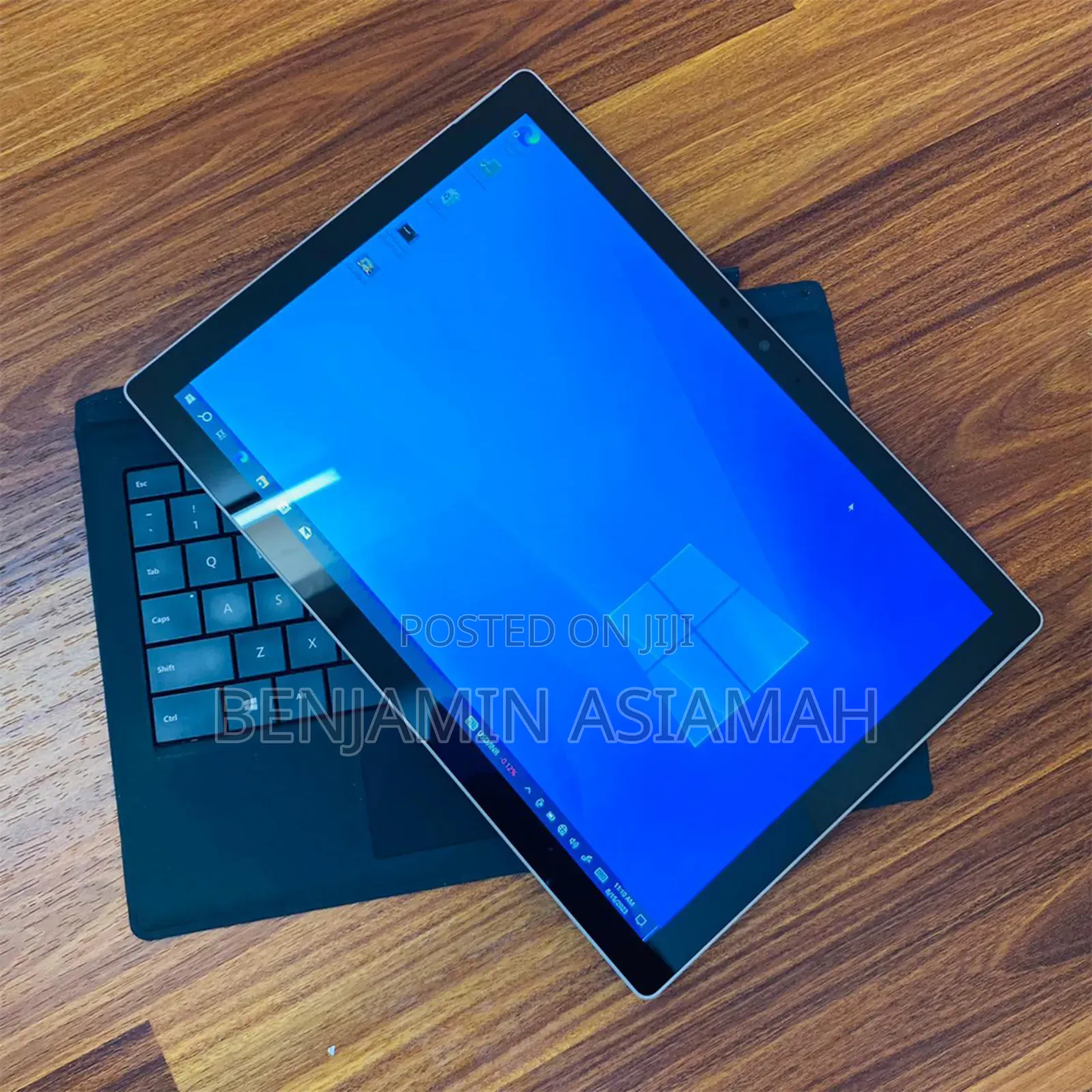 New Laptop Microsoft Surface Pro 5 4GB Intel SSD 128GB