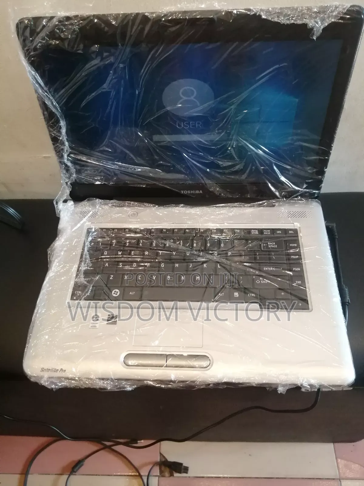 New Laptop Toshiba dynaEdge DC-100 4GB Intel HDD 250GB