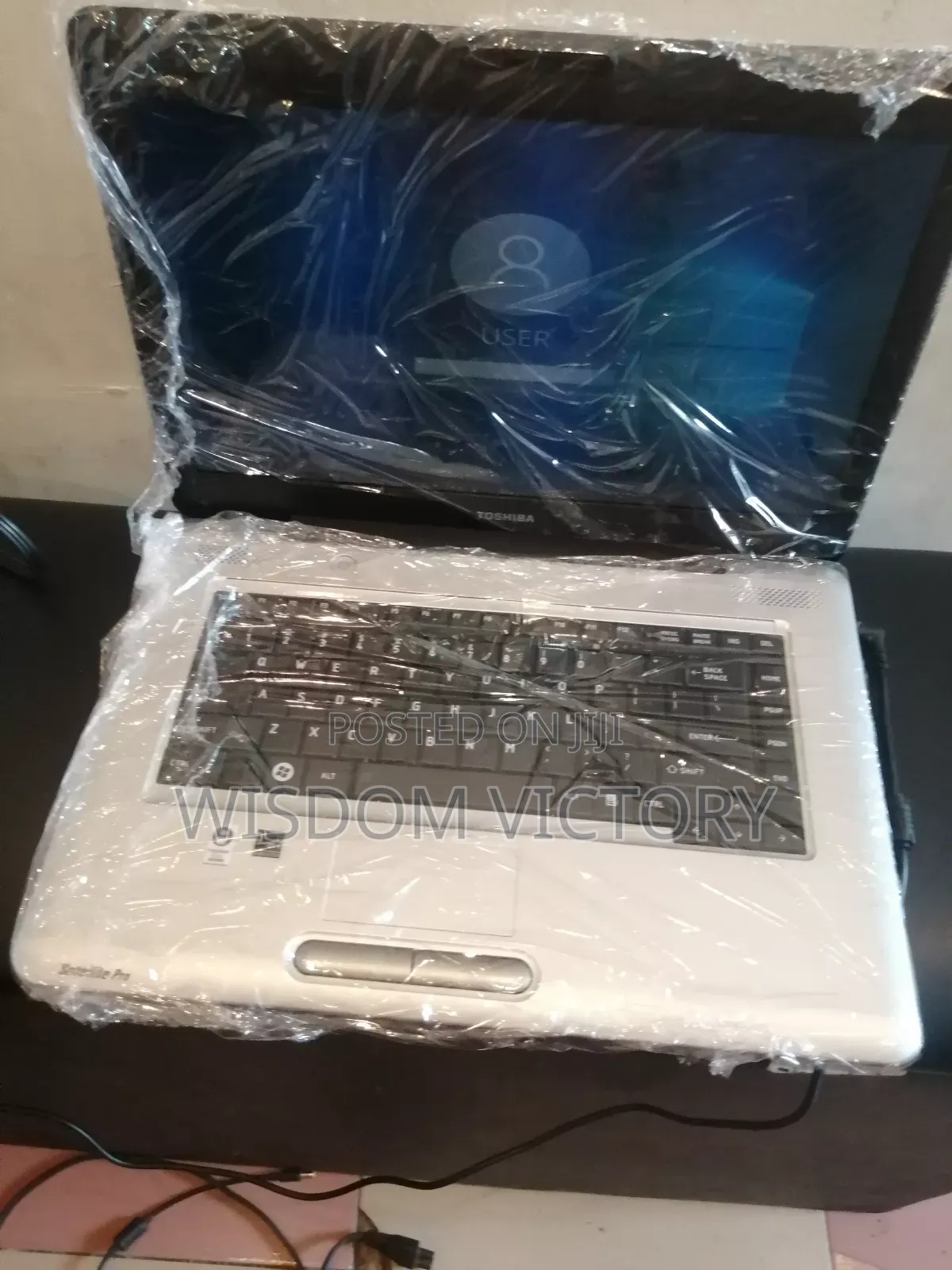 New Laptop Toshiba dynaEdge DC-100 4GB Intel HDD 250GB