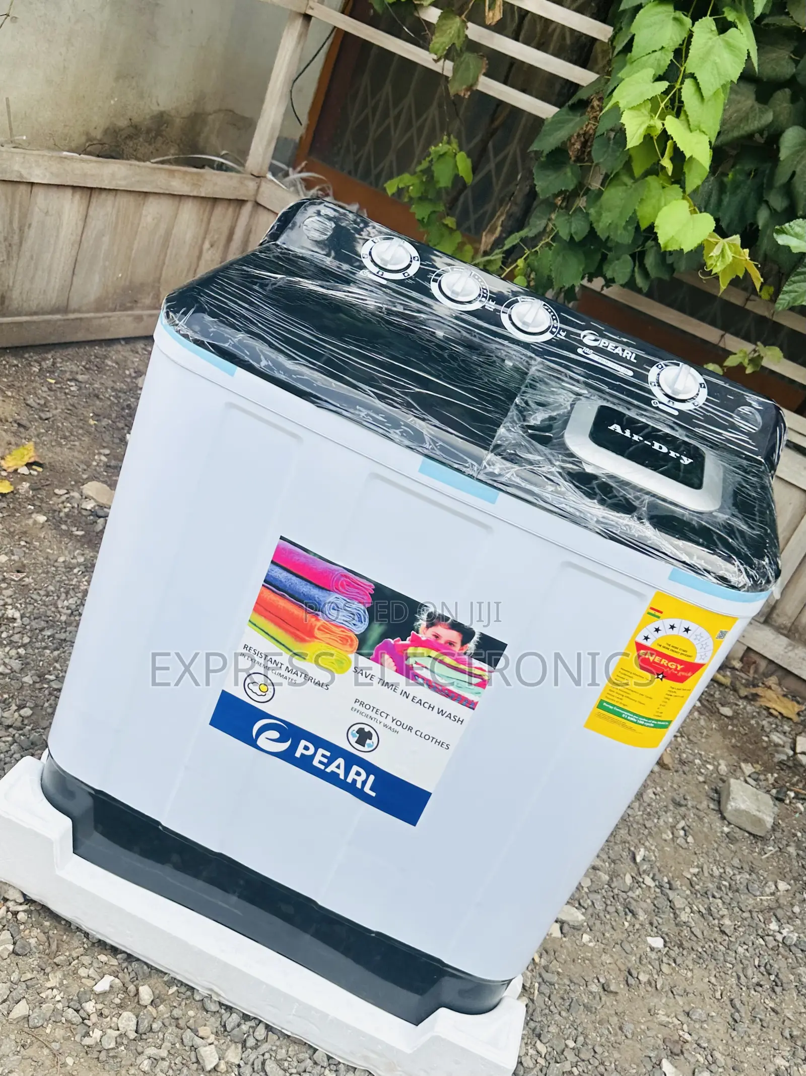 10kg Topload Washing Machine Pearl White and Black.