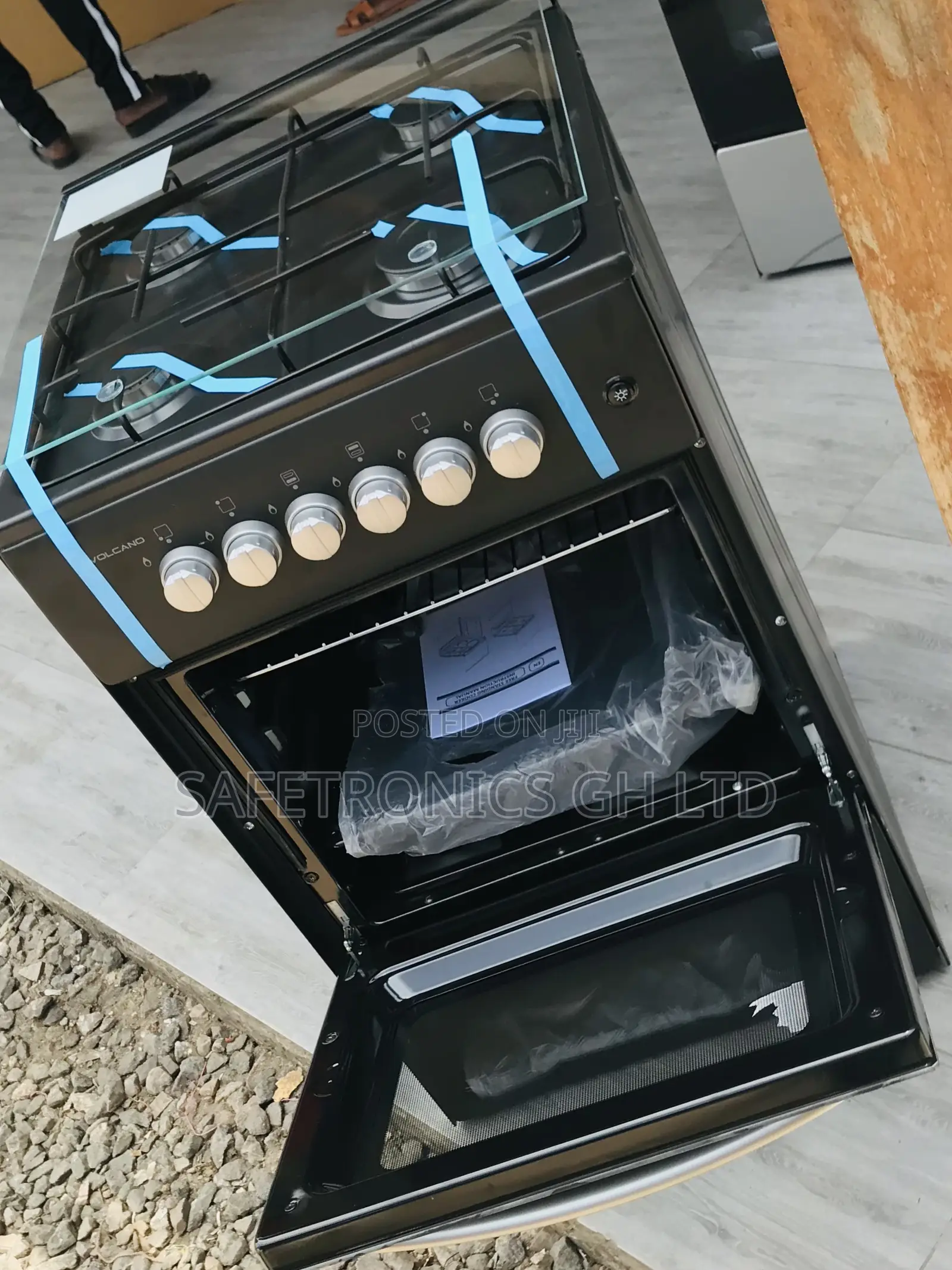 Shop Correct Volcano 4 Burner Gas Black 50/50