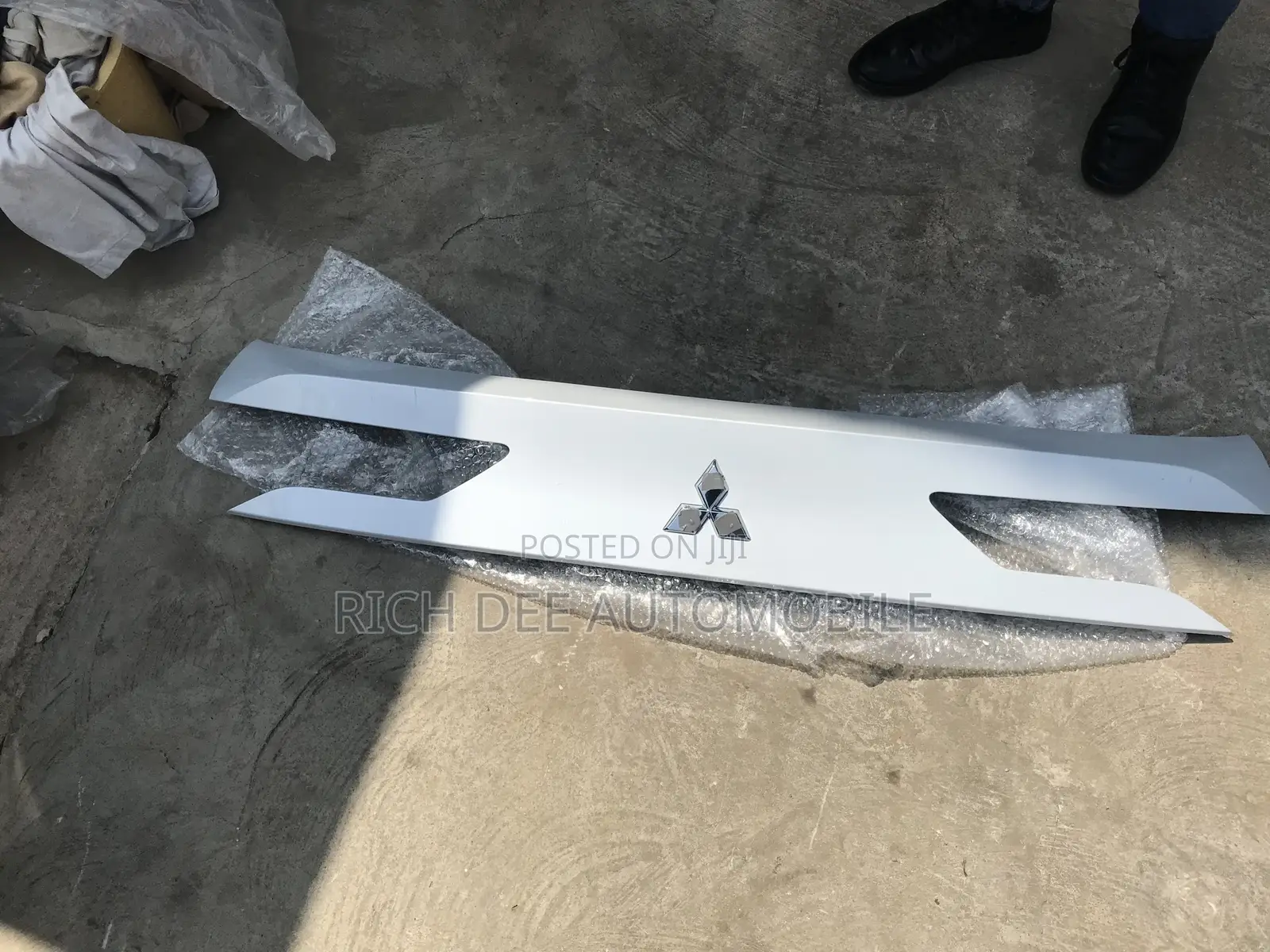 Outlander 2023 Boot Moulding