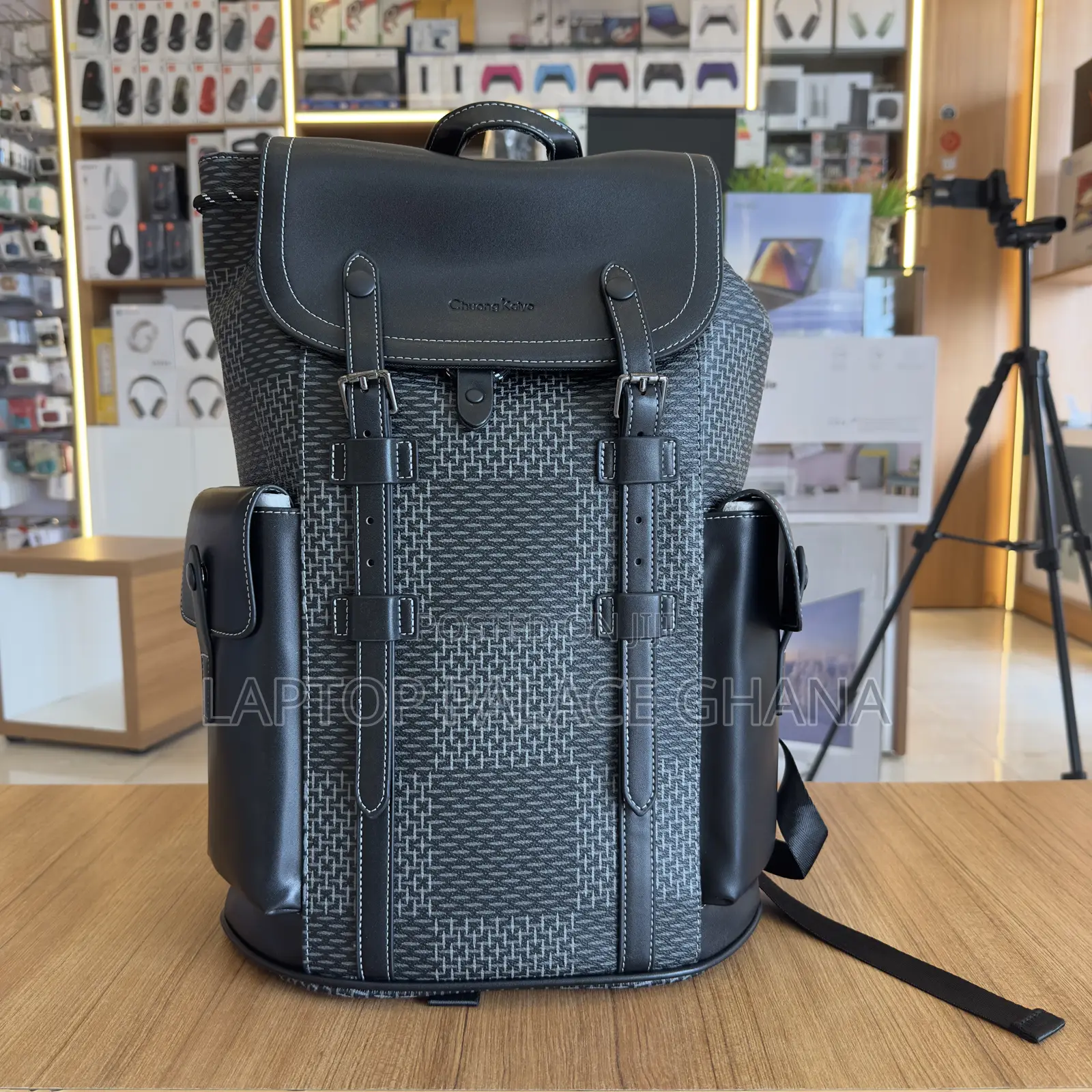 Urban Simplicity Chuongkaiye Authentic Backpack