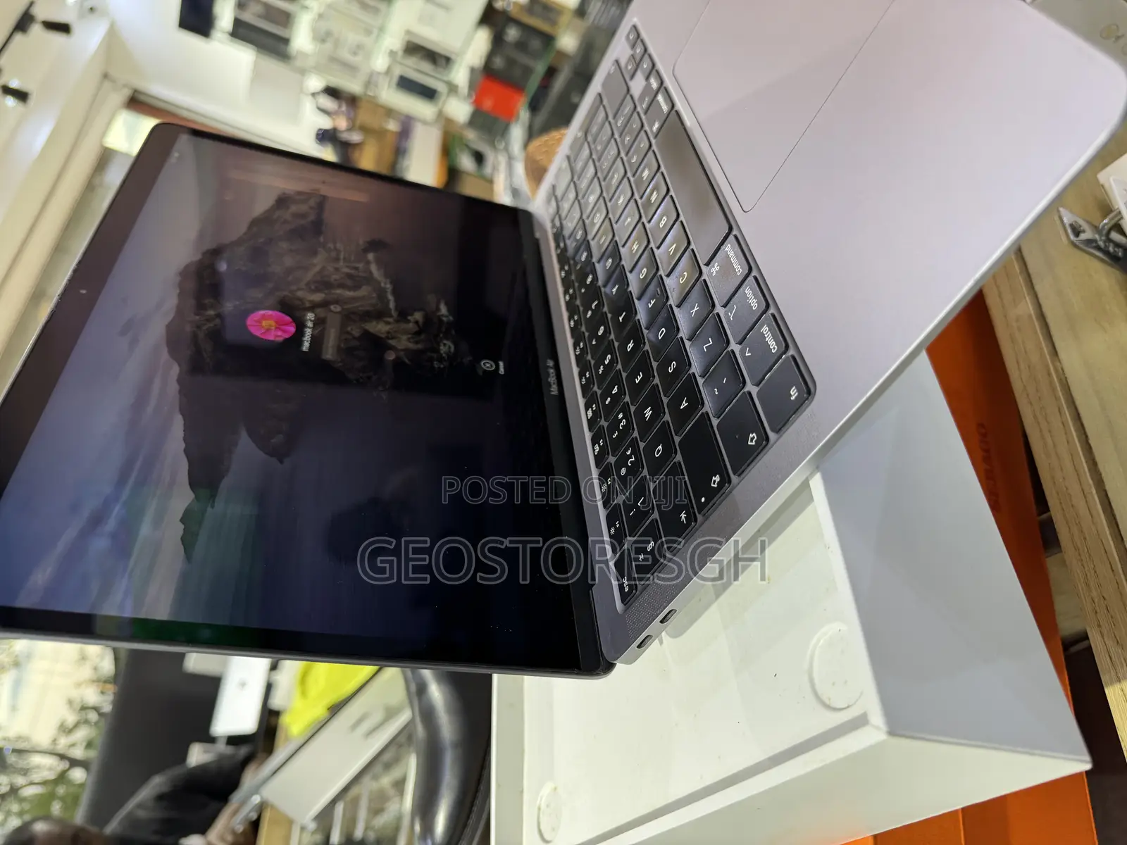 Laptop Apple MacBook Air 2020 8GB Intel Core i5 SSD 512GB