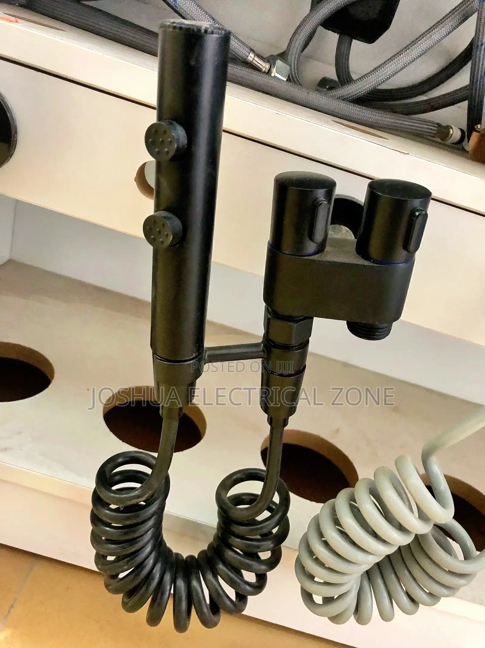 Handheld Faucet With Spiral Hose
