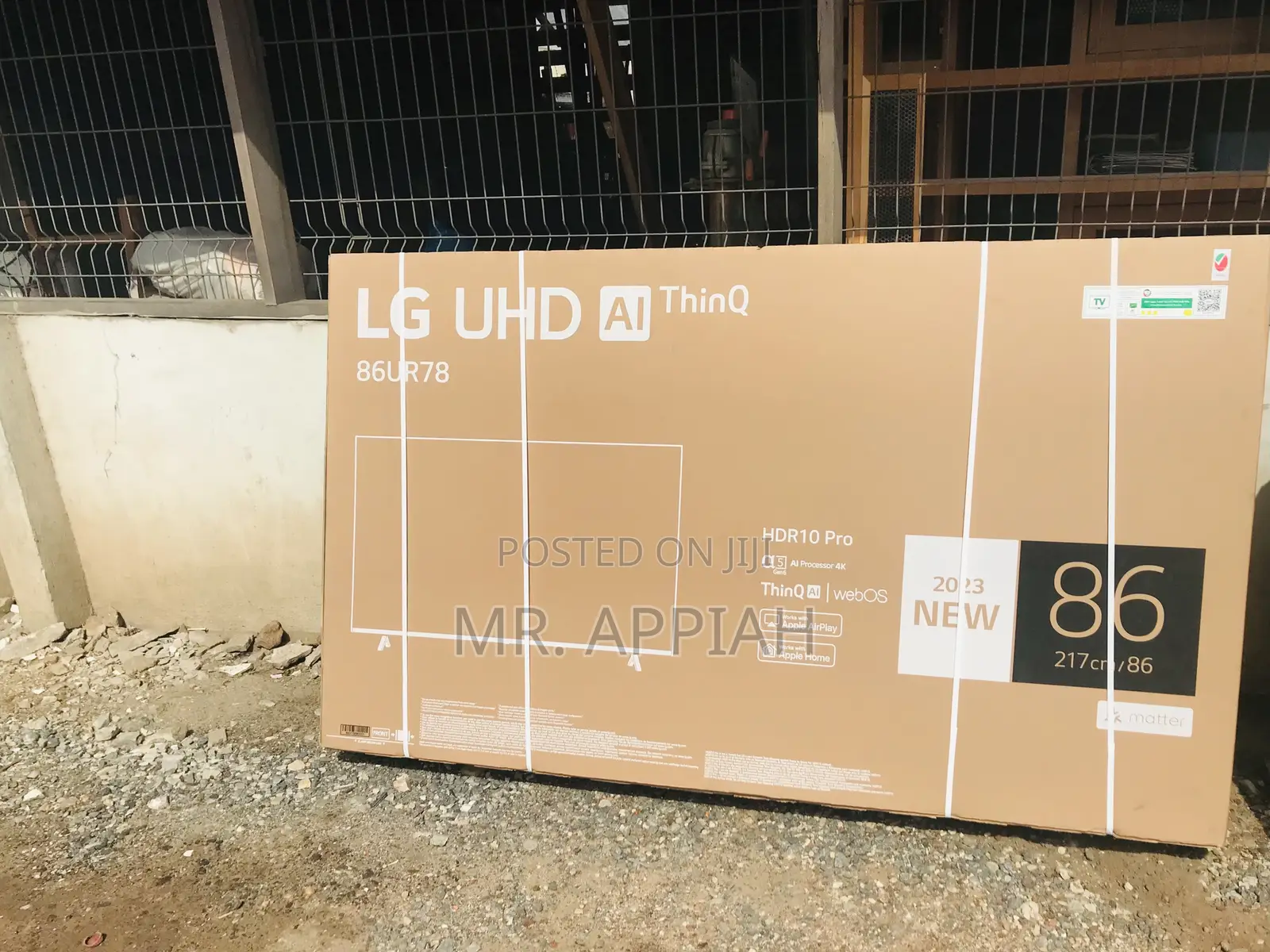 Sealed in Box LG 86UR7800 86” Uhd Smart Television,Black