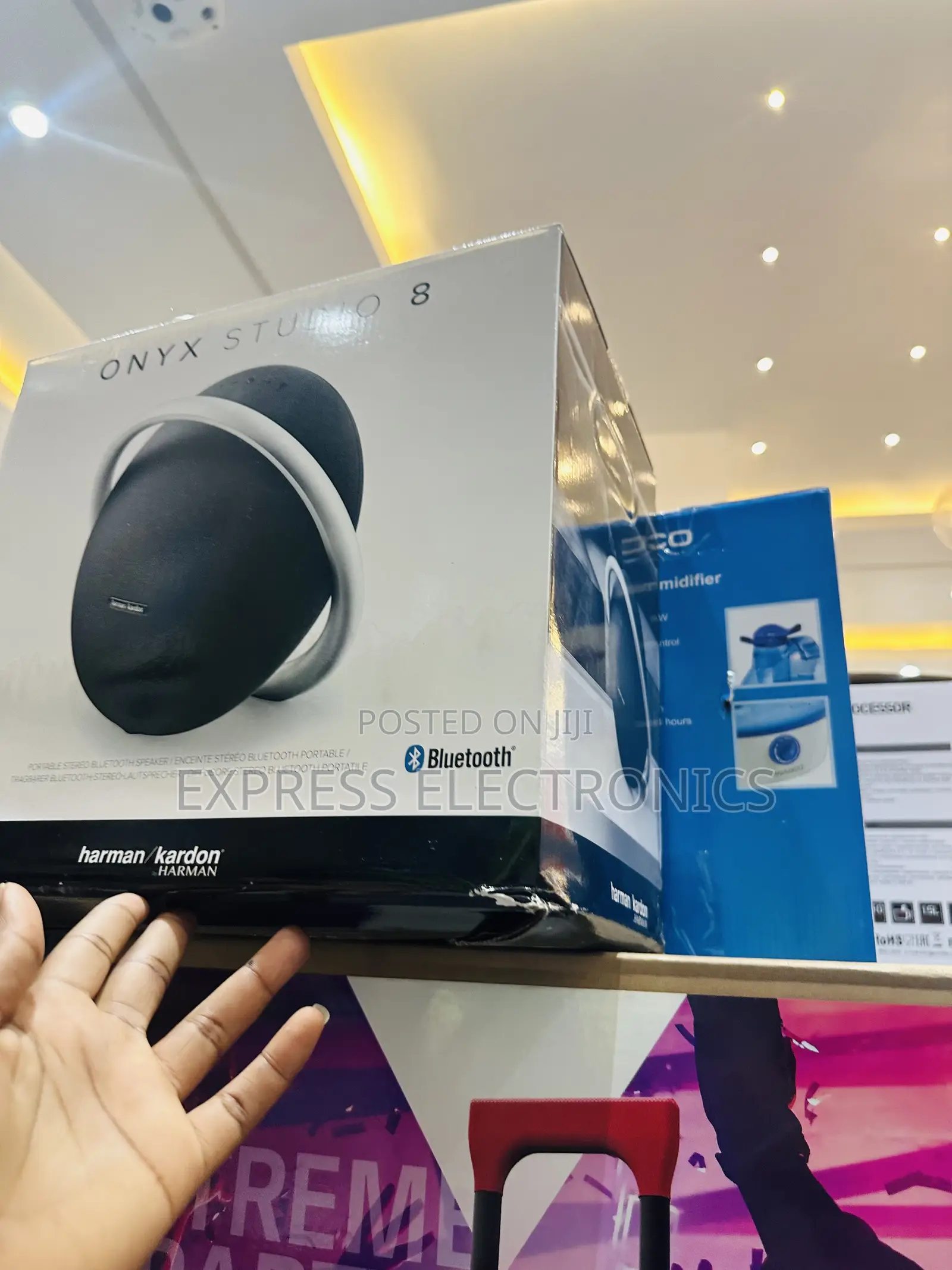 Durable MaterialsOnyx 8 Bluetooth Speaker