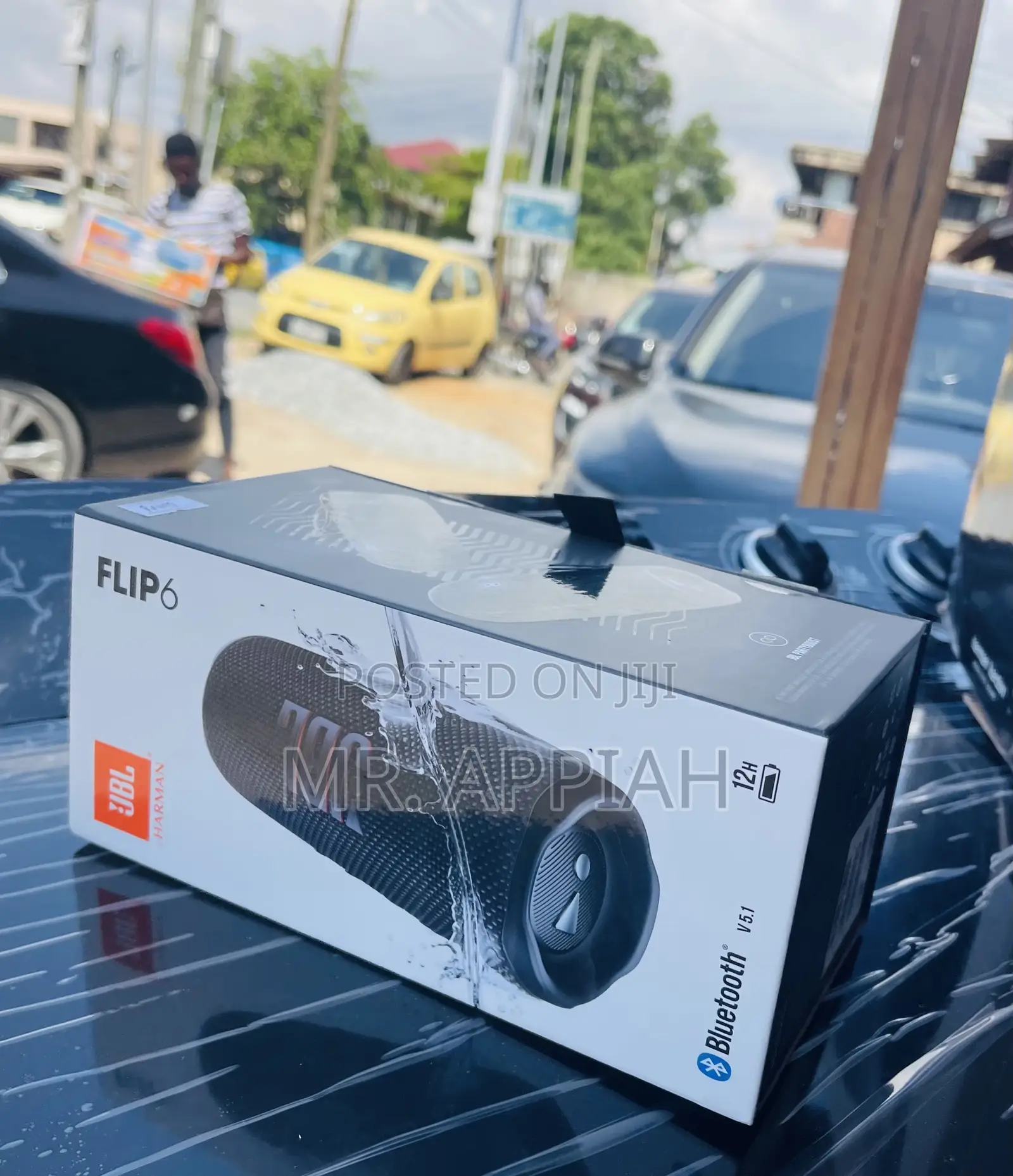 Elegant Black JBL Flip 6 Wireless Electric Speaker(20watt).