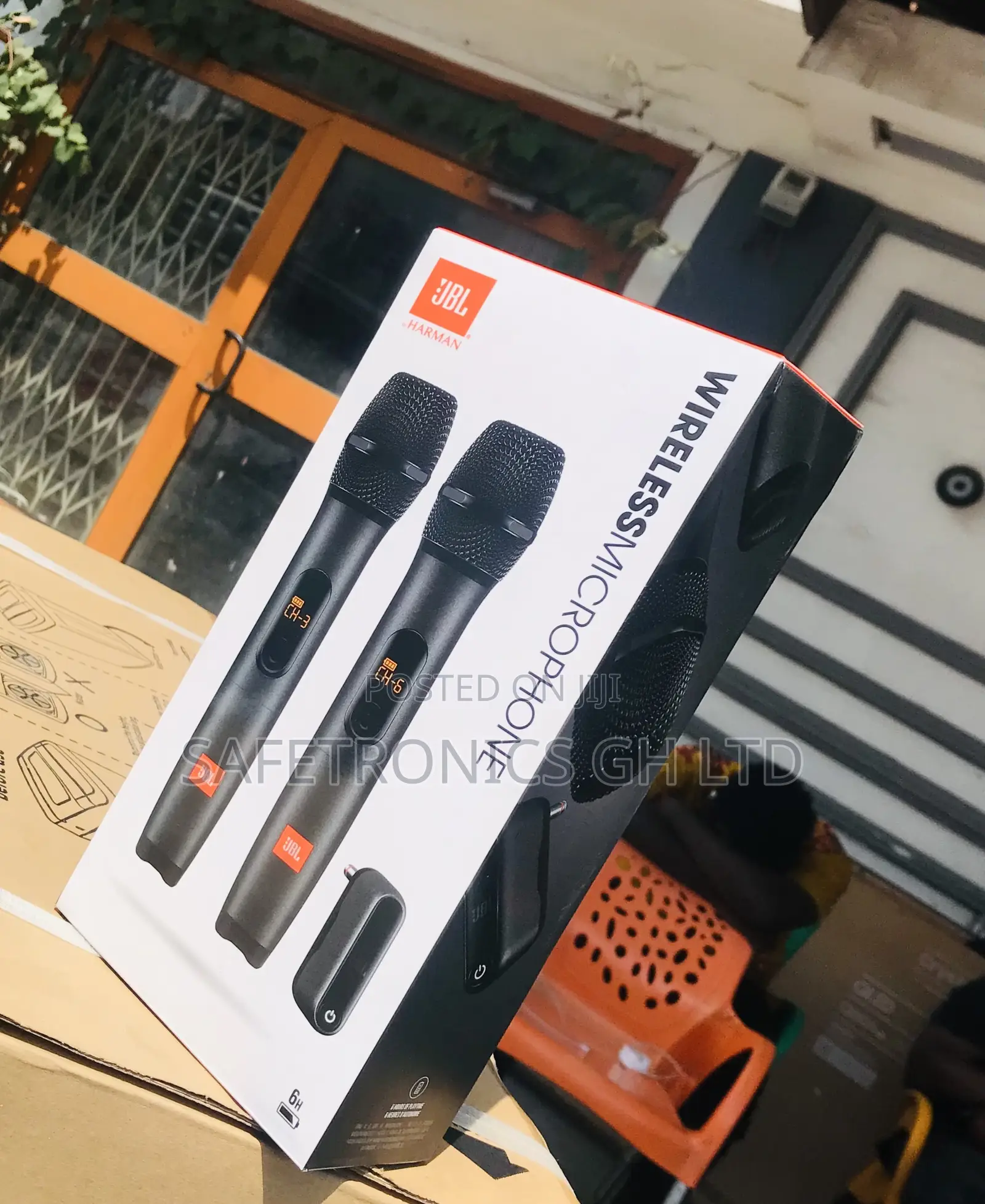 Massive Reliable 2 Set UHF Microphone JBL