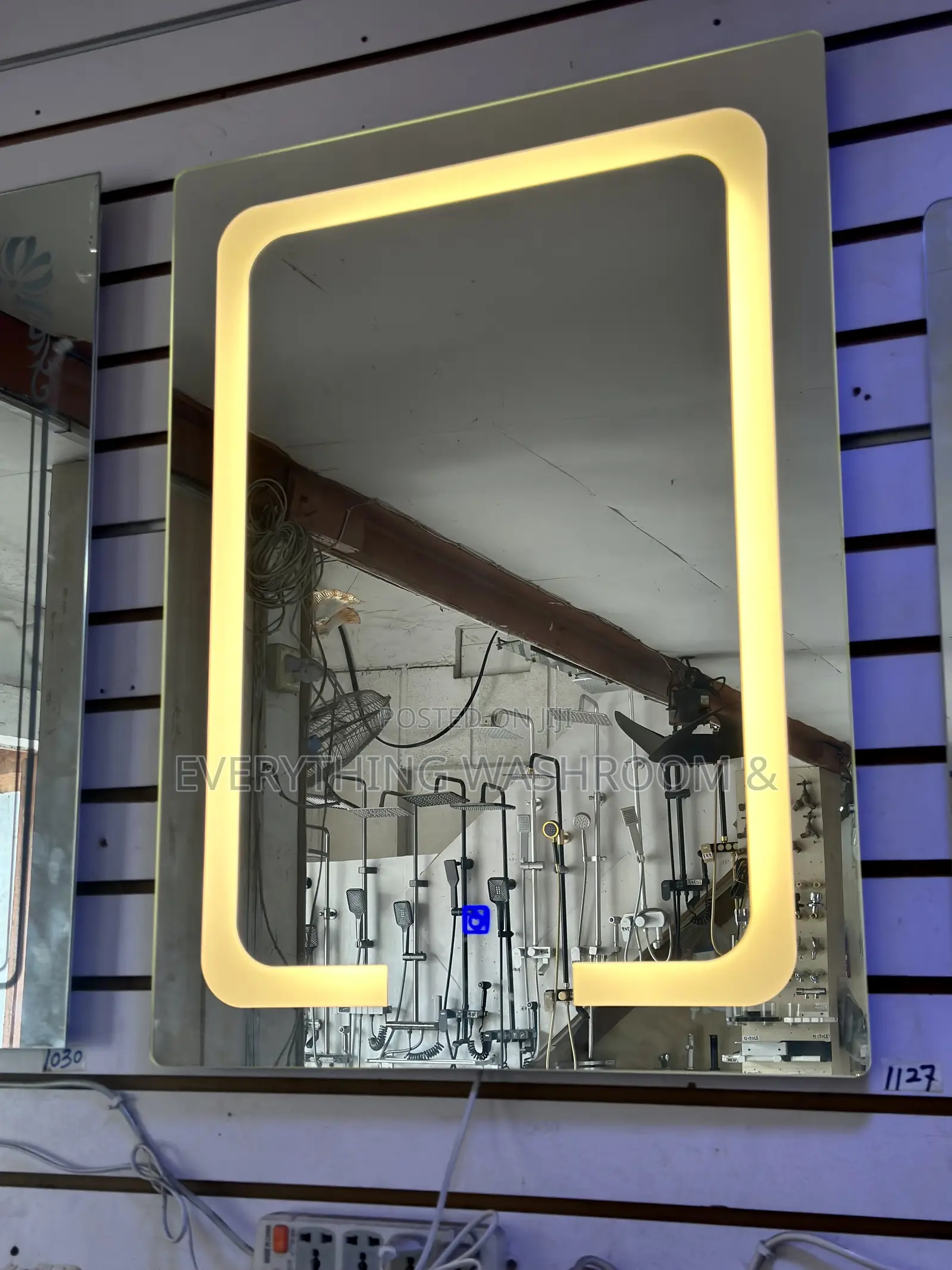 Two Colored Mirror_ LED Mirror_vertical Mirror_vanity Mirror