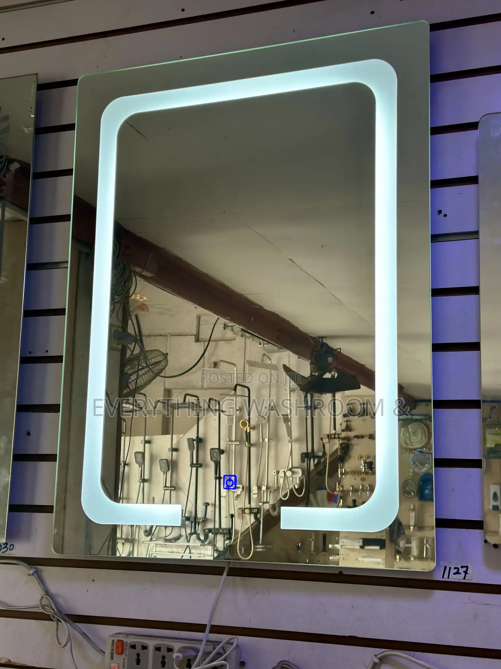 Two Colored Mirror_ LED Mirror_vertical Mirror_vanity Mirror