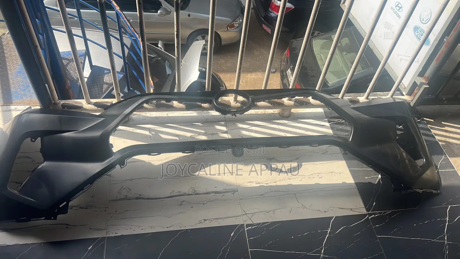 Toyota RAV4 Top and Down Front Bumper