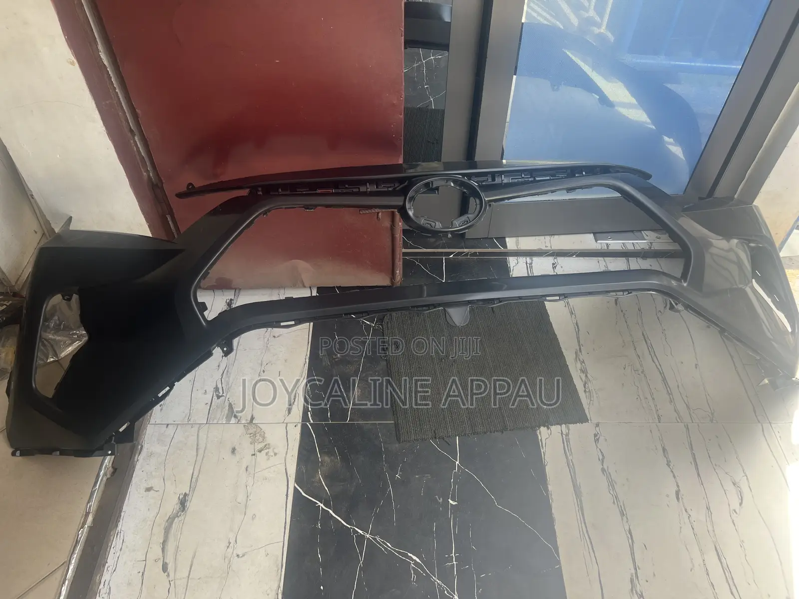 Toyota RAV4 Top and Down Front Bumper