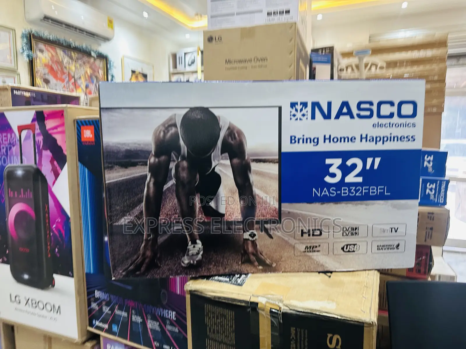 High Quality Sleek Display FHD Satellite Nasco 32”