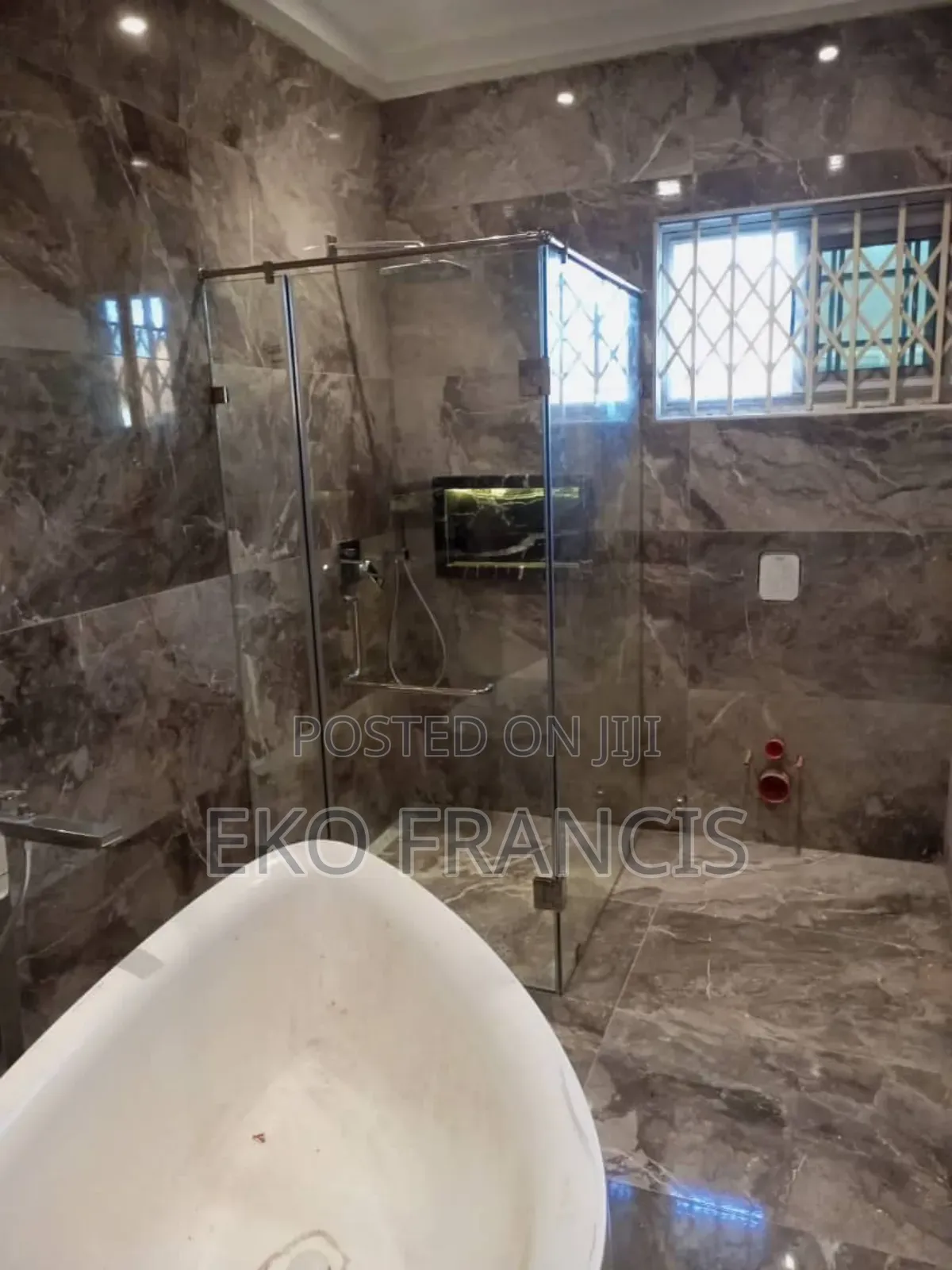 BATHROOM Glass Cubic