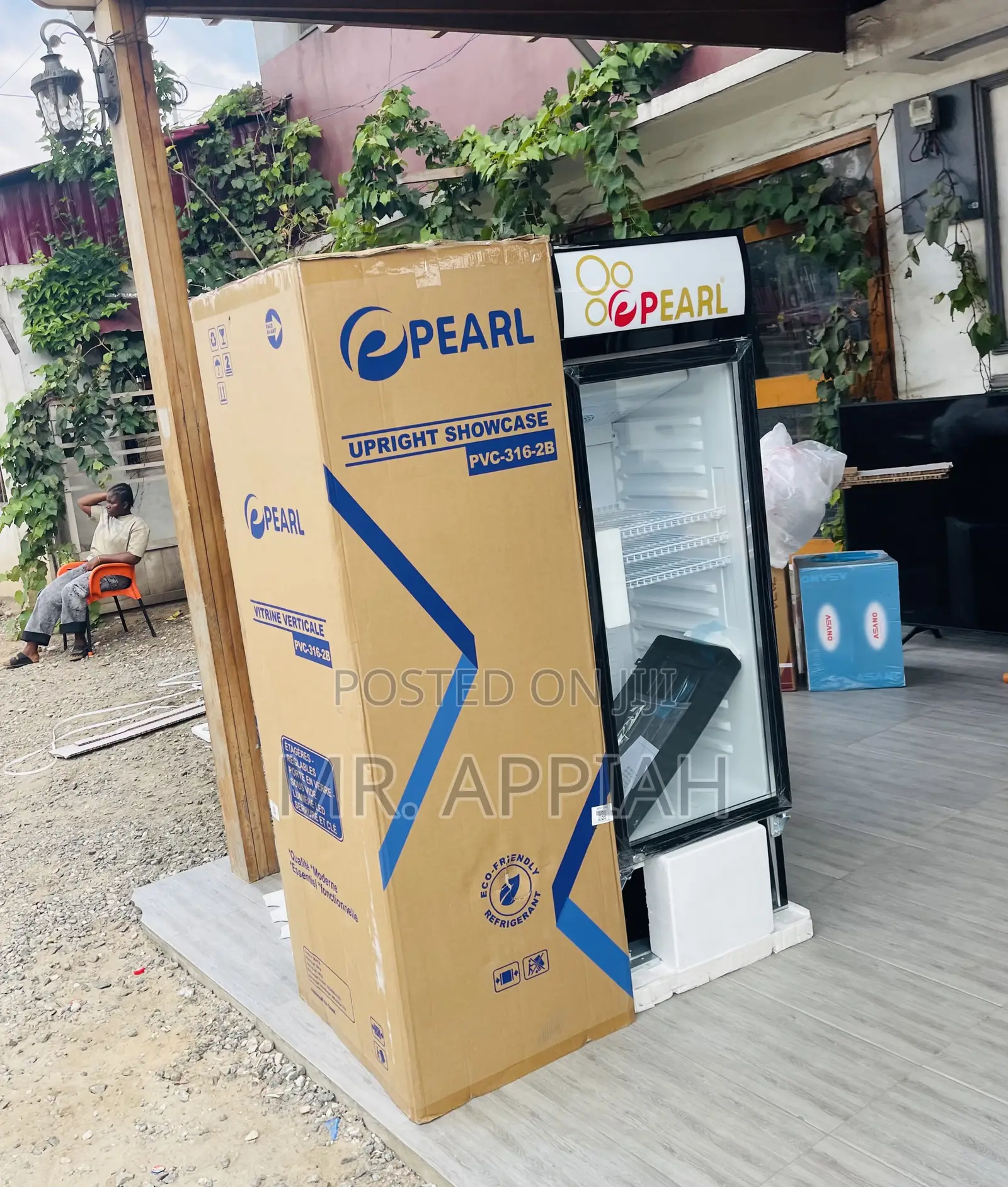 Shop Unique Pearl PVC-316-2b 1 Door Beverage Cooler.