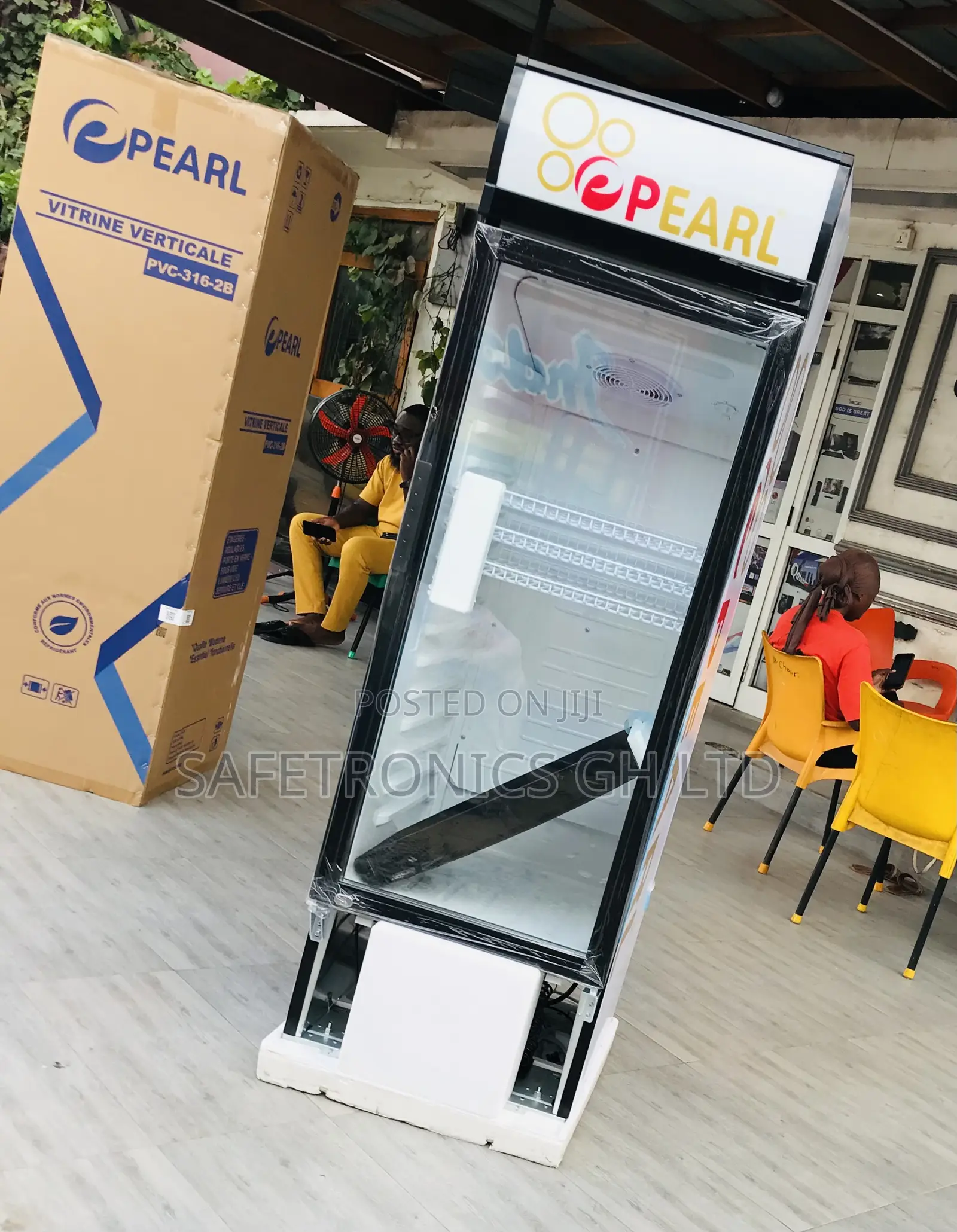 Get Authentic Singledoor PVC-424 Display Pearl 400 Liters