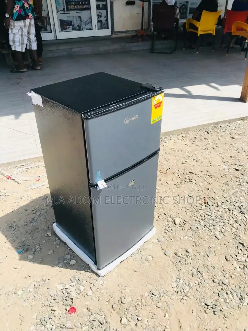 Pearl Table-Top Fridge: Compact Cooling, Maximum Convenience
