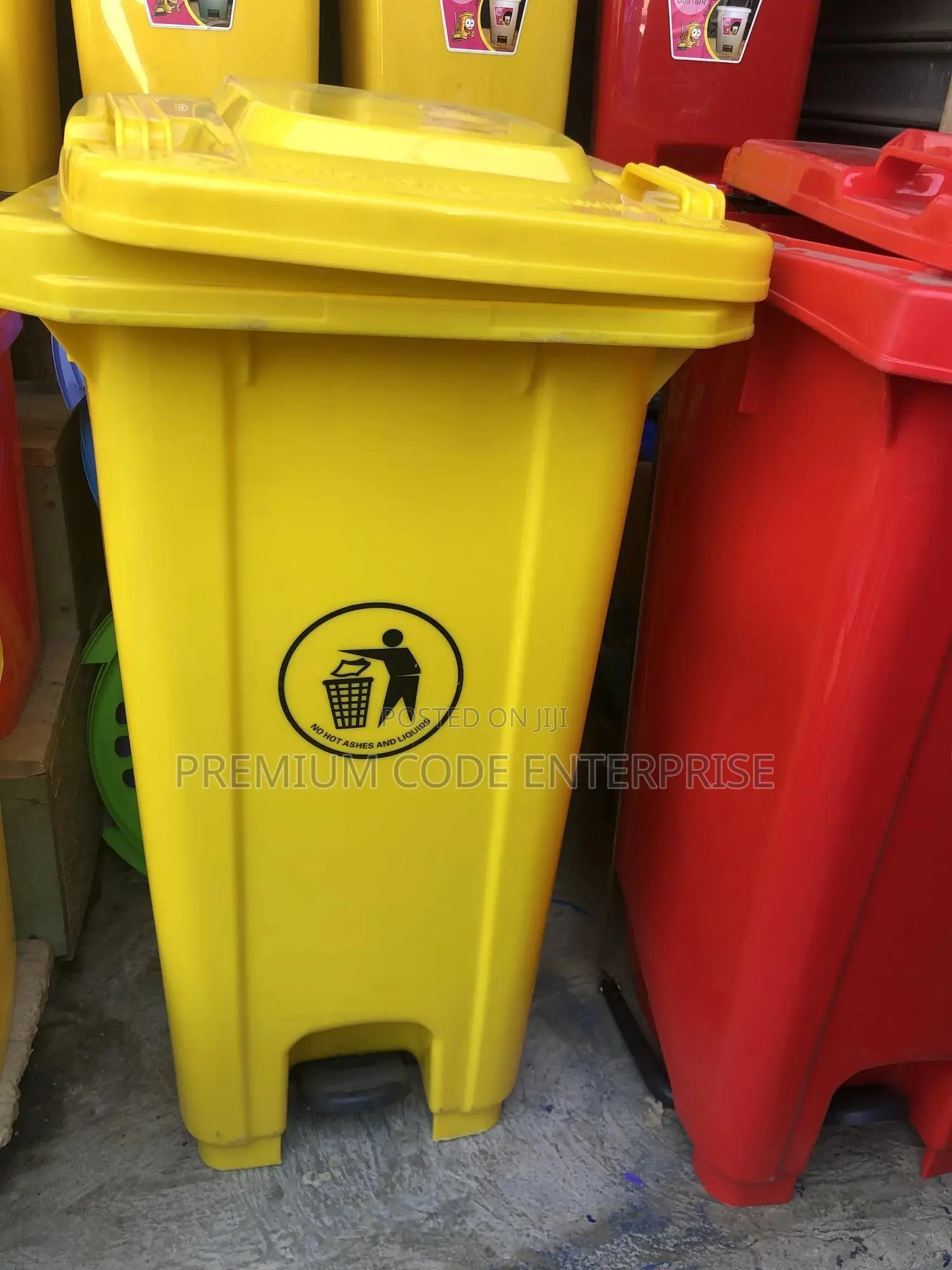 120 Liter Pedal Dustbin