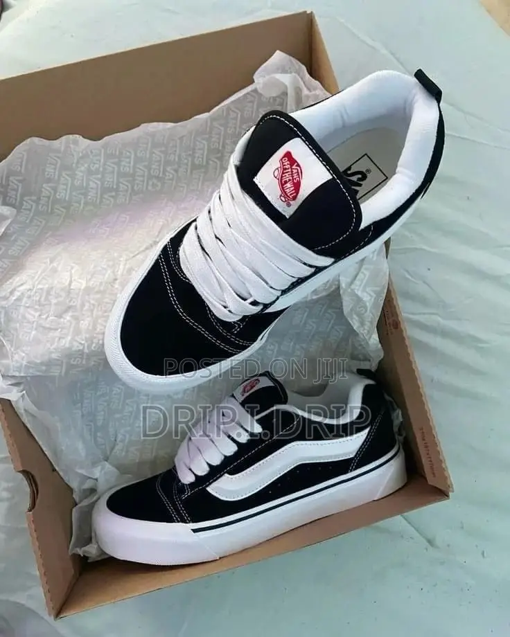 Vans Low Top .100% Authentic and Tough Comes in Box