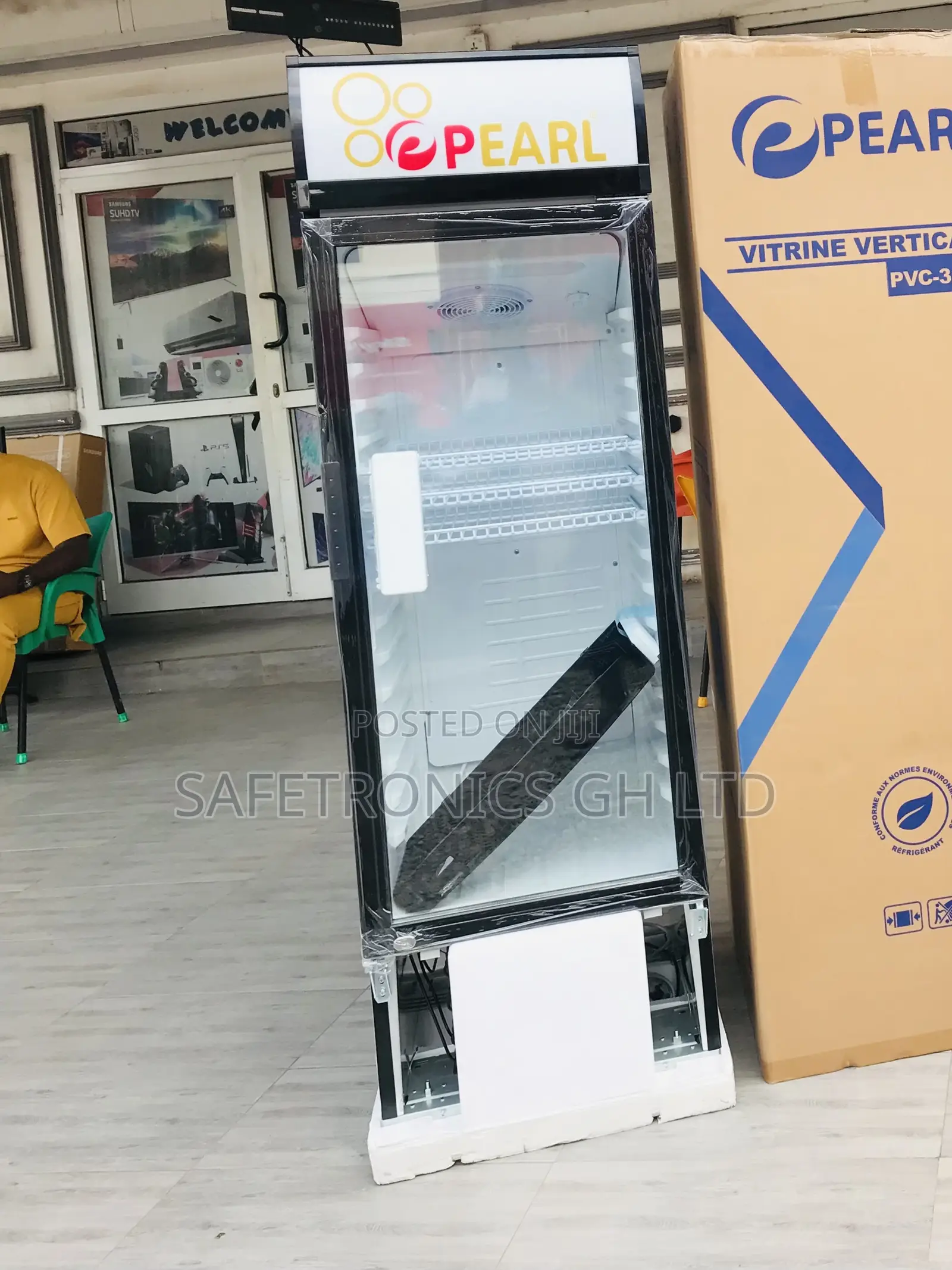 Pearl Display Energy Saving 400l PVC-424-2b Fridge