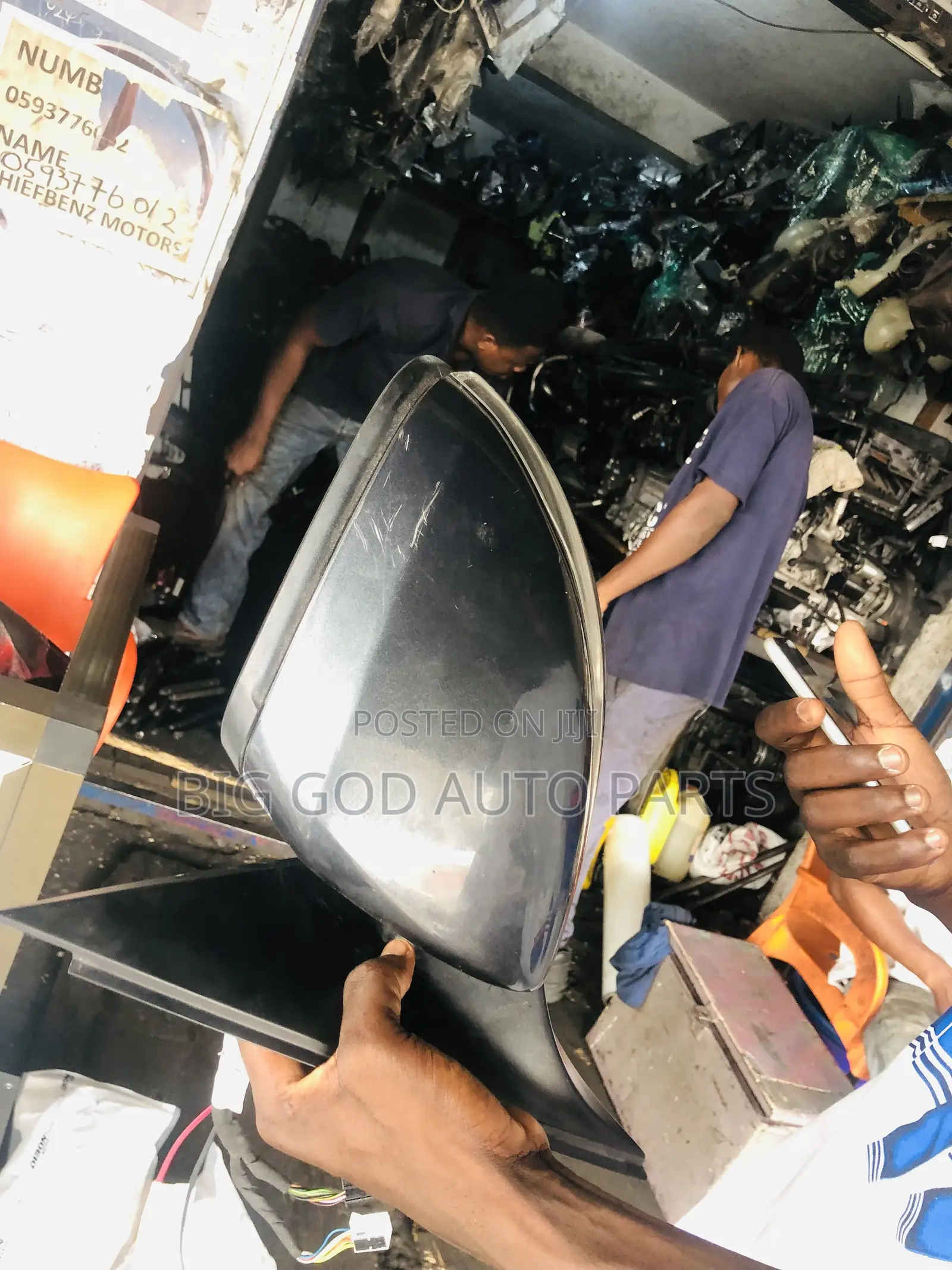 Mercedes Benz C300 Side Mirrors Pair
