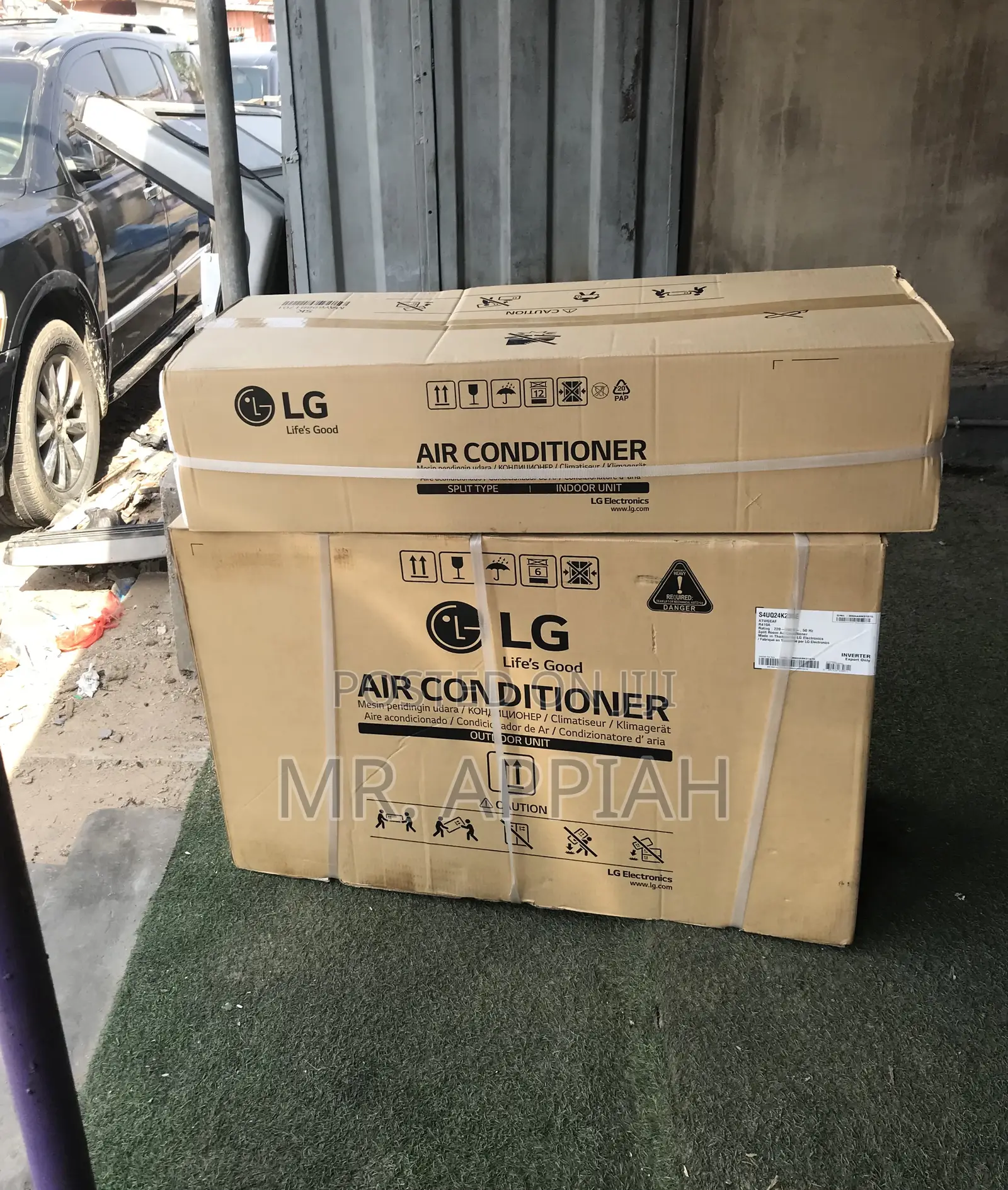 Extremely Chilling LG S246LC 2.5hp Air Conditioner(White).